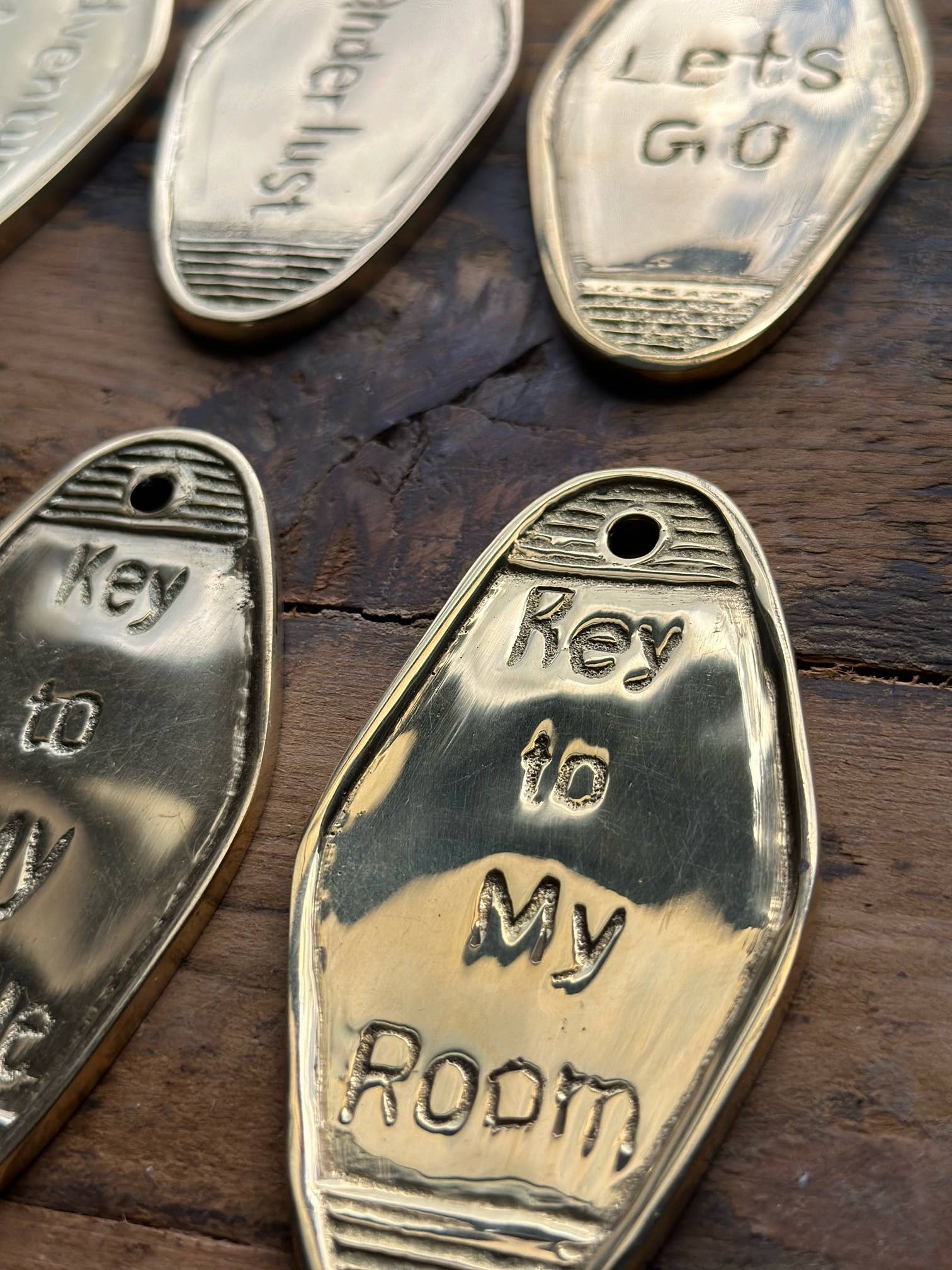 The Global Swap Shop - Wholesale Keychain - Unisex - Brass Keychains3