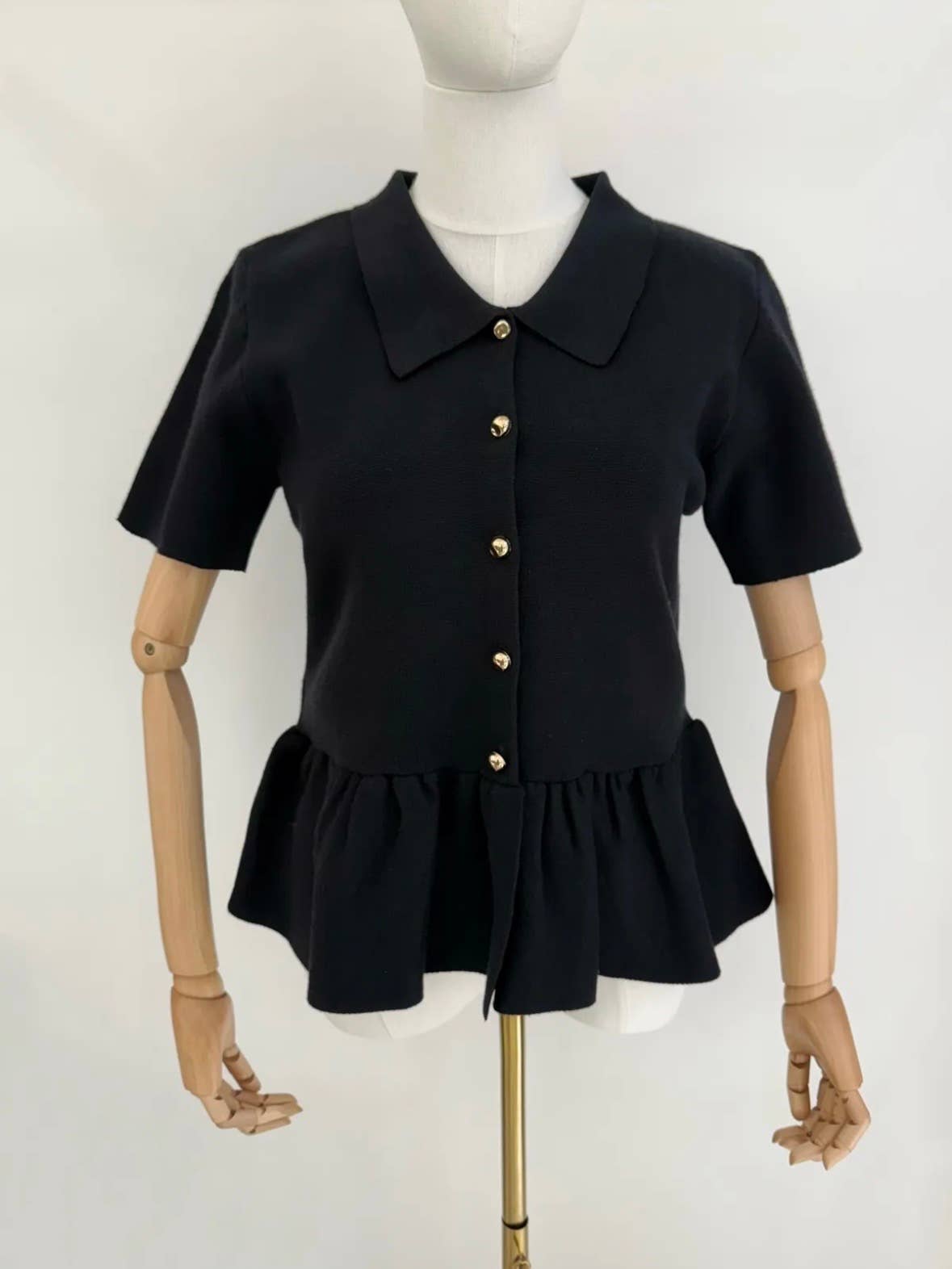 Frime - Wholesale Blouse - Women's - Claudine collar top with ruffled hem - 269812