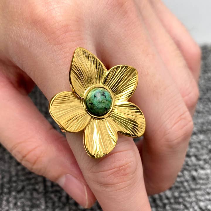 Mio Queena - Wholesale Cocktail/Statement Ring - African Turquoise 18K Gold Plated SS Flower Ring - FGS/CS