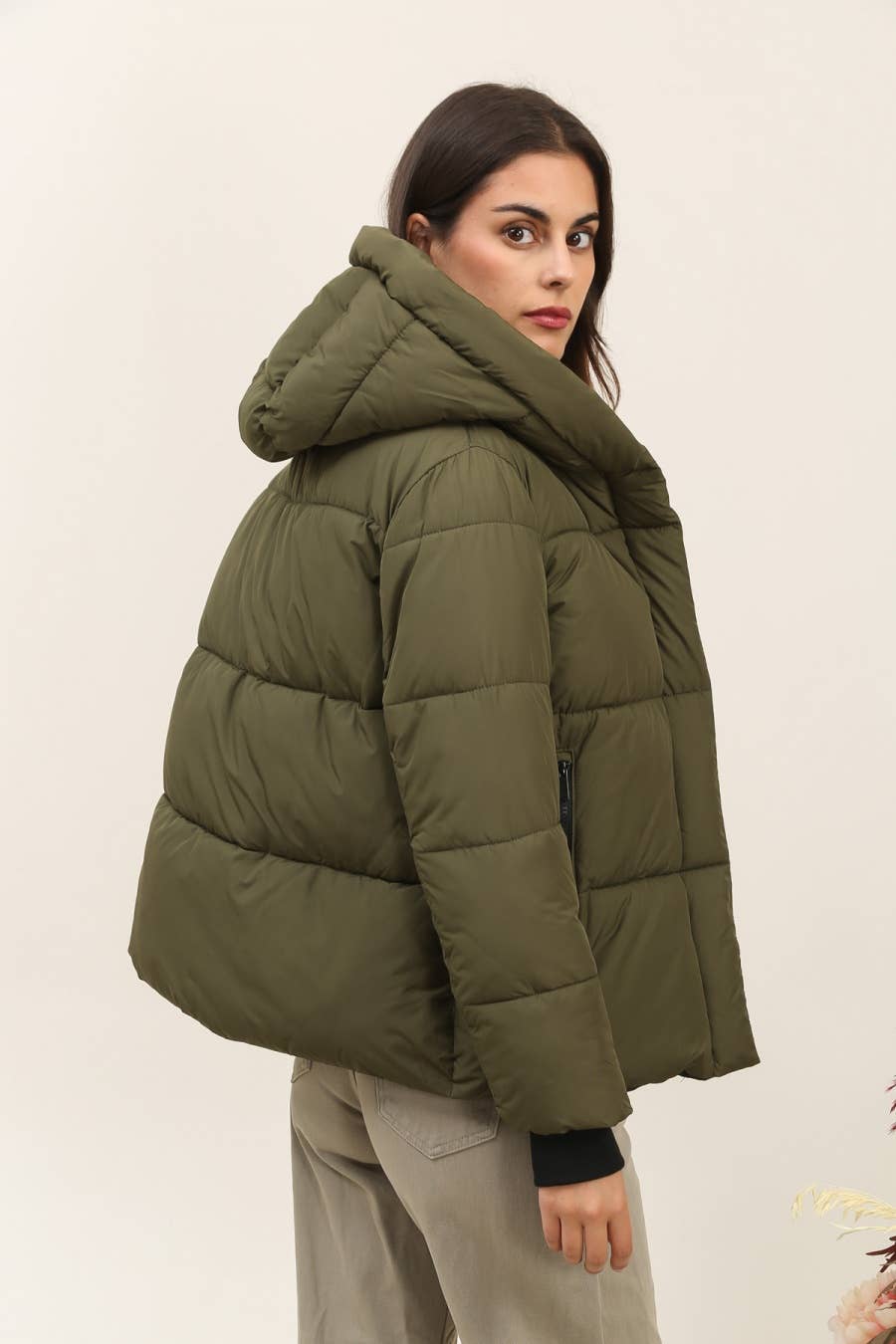 Attrait Paris - Wholesale Puffer Jacket - Women's - Short hooded jacket with side edges16