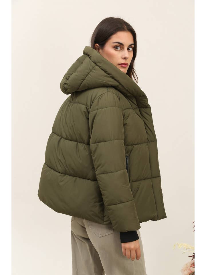 Attrait Paris - Wholesale Puffer Jacket - Women's - Short hooded jacket with side edges16