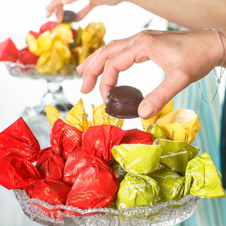 Pasticceria Brignone - Venta al por mayor Chocolate - Cuneesi al Genepy - Chocolates italianos - 1000 g1