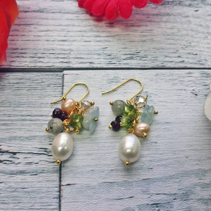 Mix Stone Cluster Pearl Drop oorbel voor wholesale door IST Jewelry