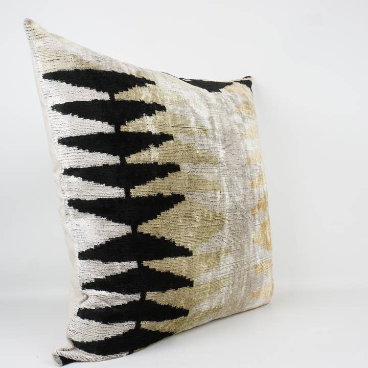 MD Home - Wholesale Throw Pillow Cover - HANDMADE IKAT SILK/VELVET PILLOWCASE 24"x24"2