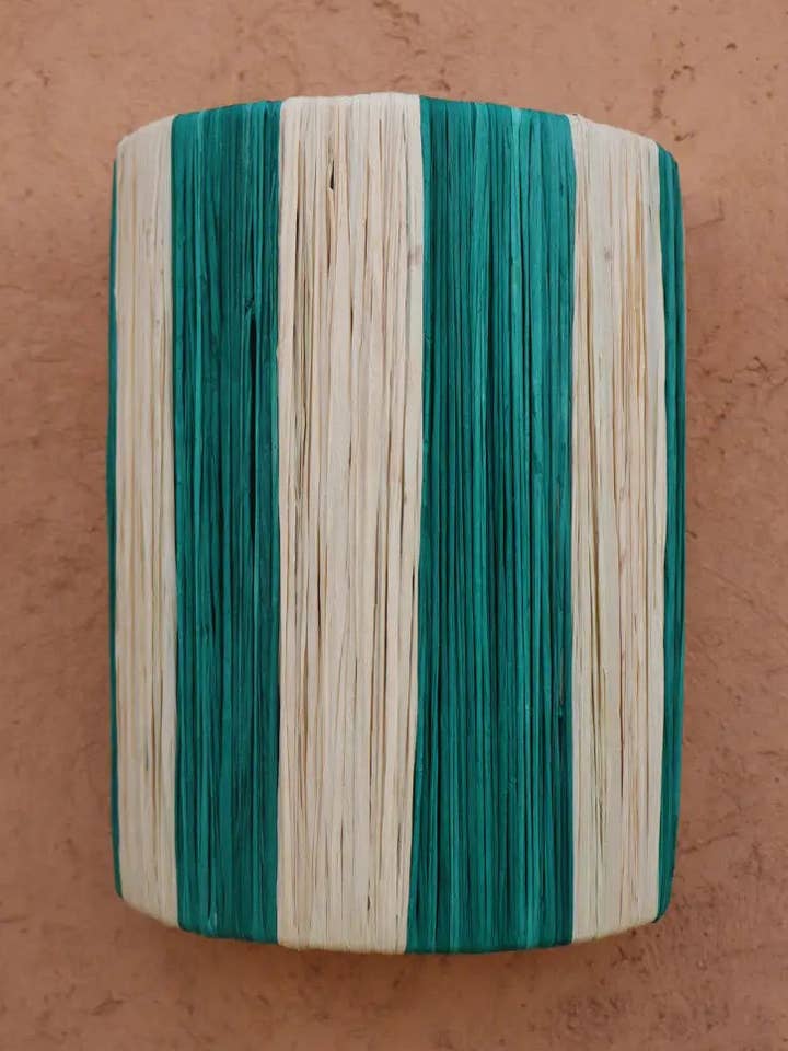 Lámpara de pared a rayas en verde abeto y rafia natural para venta al por mayor de Néda