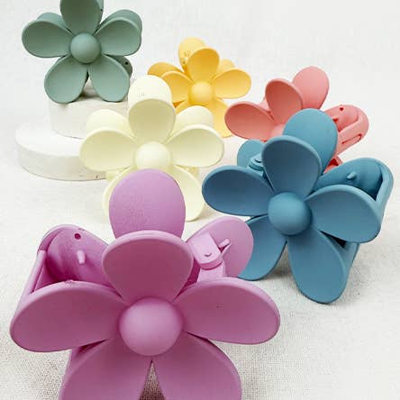 MIX COLOR Daisy Matte Hair Claw for wholesale on Faire3