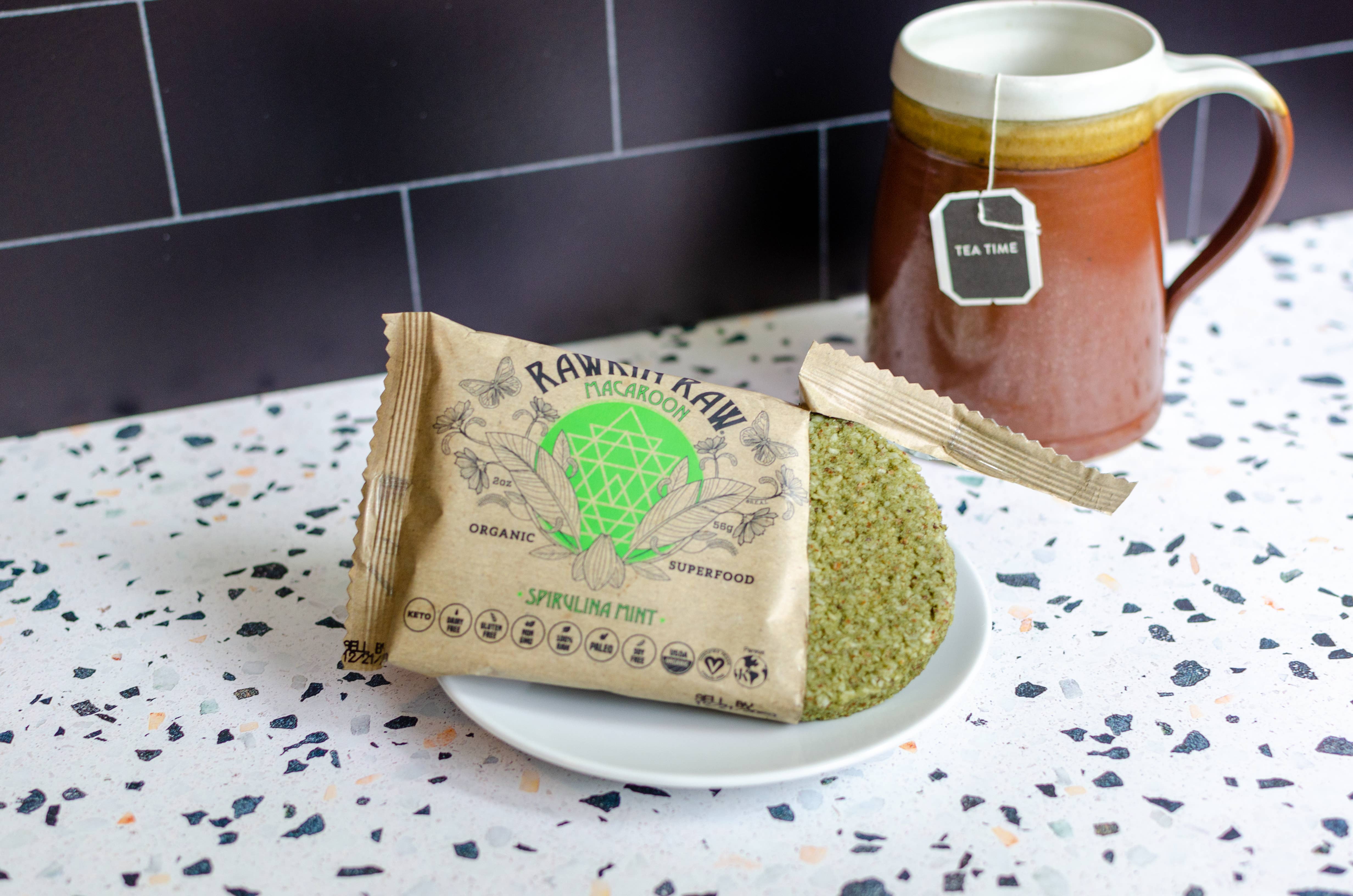 Rawkin Raw - Vendita all'ingrosso Biscotti - Amaretto alla menta con Spirulina (1 confezione da 12 amaretti)1