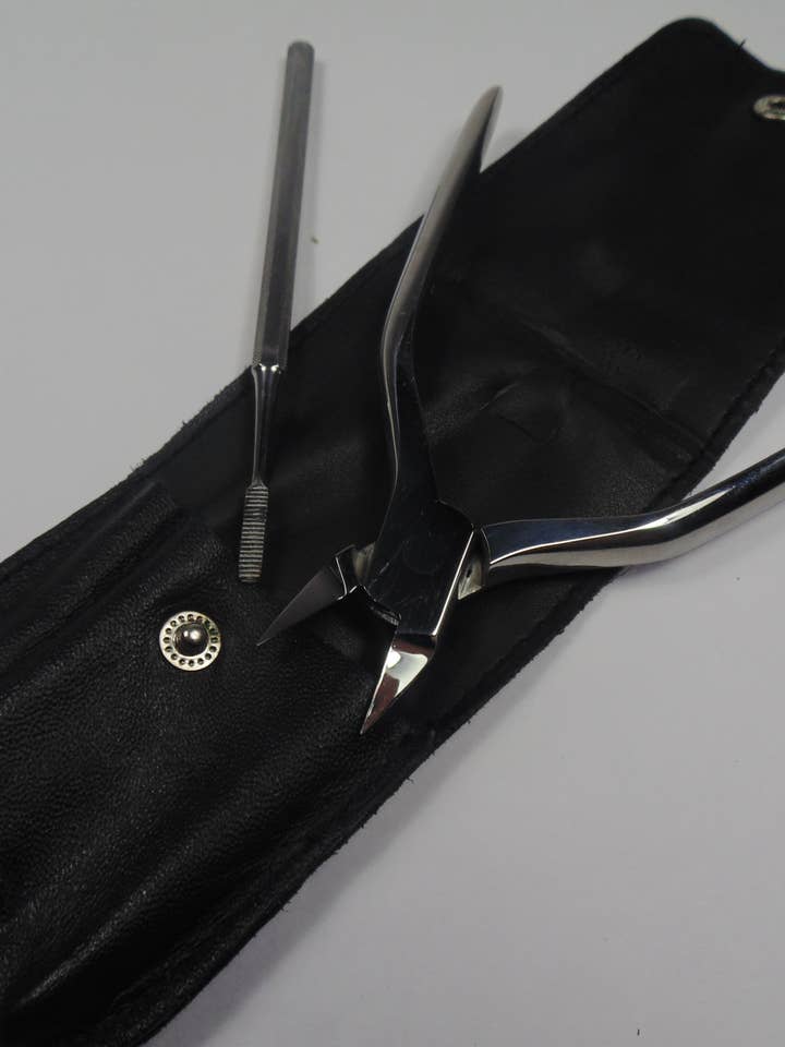 Ingrown Nail Kit 5" for wholesale by MAYA Cosmetics