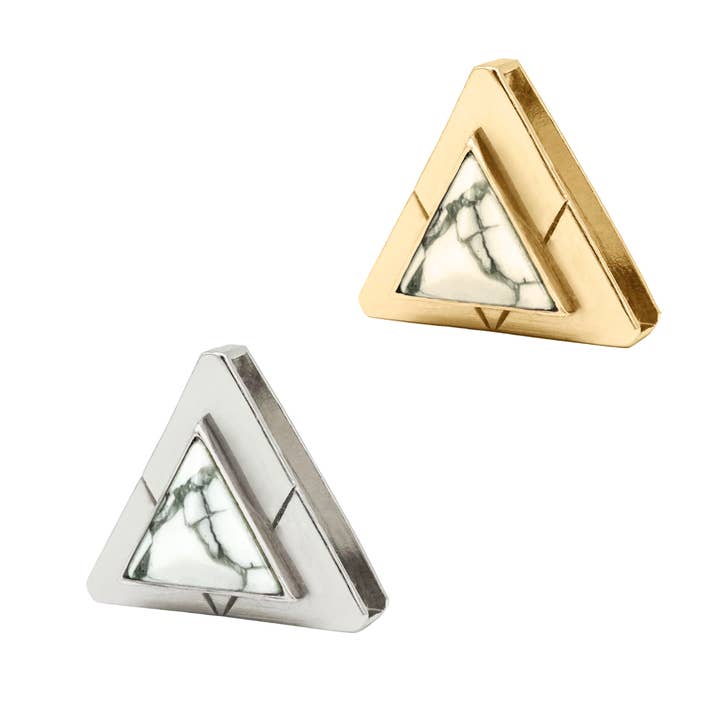 Pendentif Cristal Triangle Howlite – Or ou Argent | DIPHDA pour la vente par DIPHDA