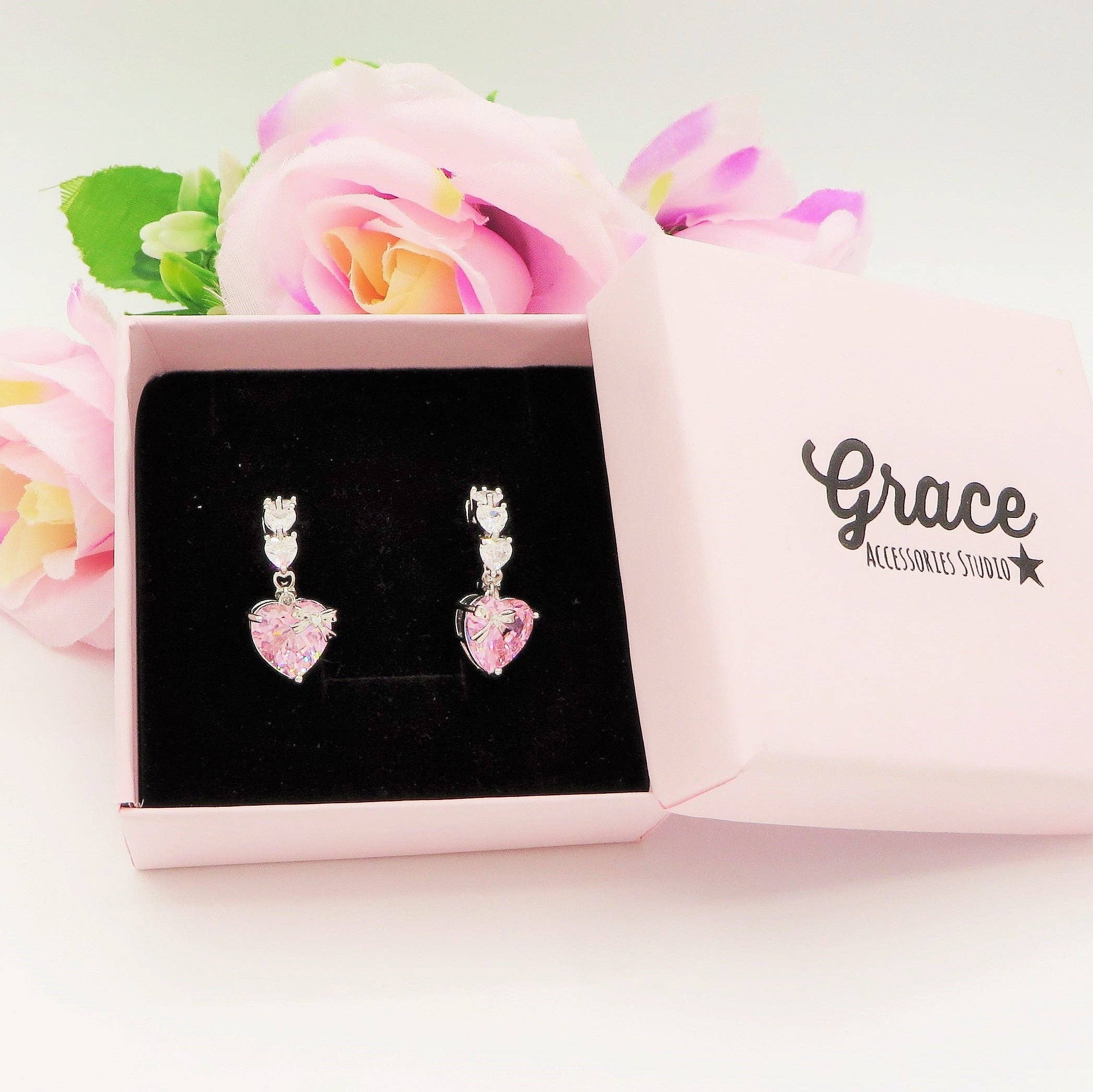 Daemon srls - Vendita all'ingrosso Orecchini pendenti - HELENA ~ Orecchini mini cerchio con cuore XL in Cubic Zirconia3