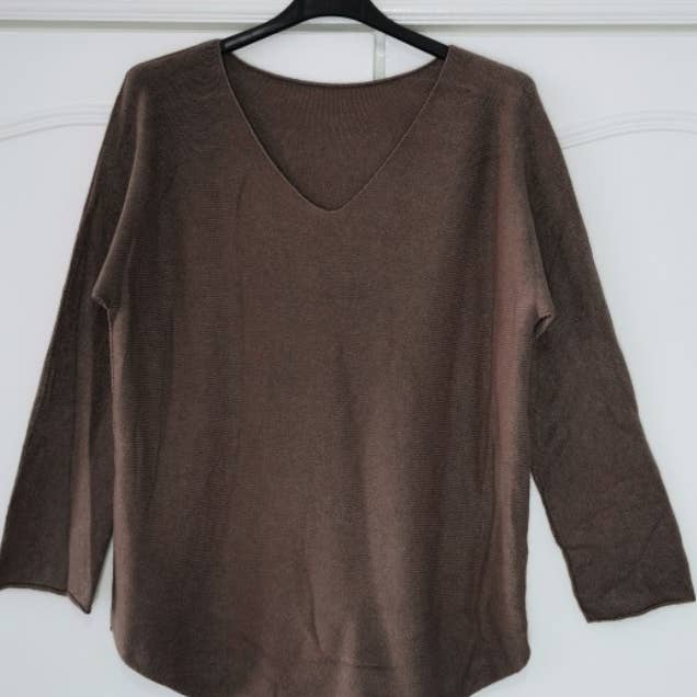 Z821 Italian One Size Choco V-Neck Knit Soft Sweater LOOWIE for wholesale by LOOWIE