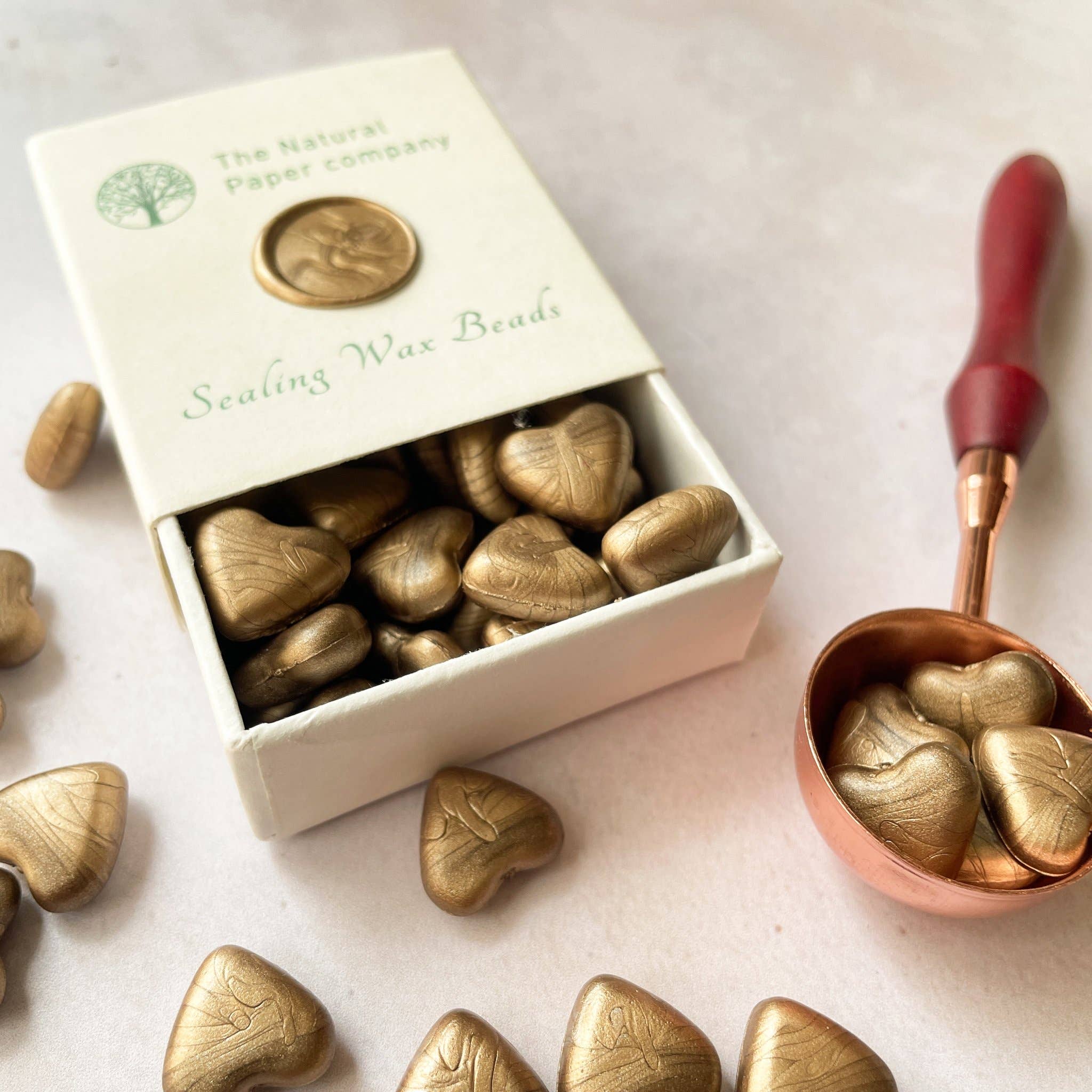 The Natural Paper Company – wholesale Tätningsvax – Varmguldiga vaxpärlor för sigill – plastfria6