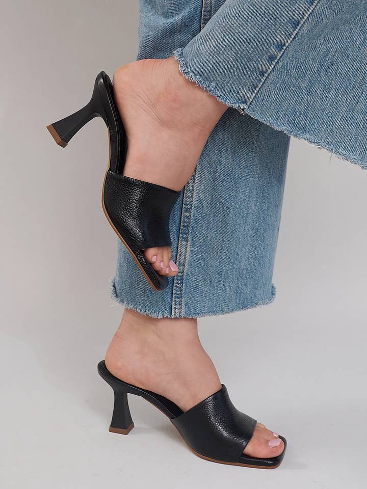 Talons L.A. - Noir pour la vente par Emilia Merz