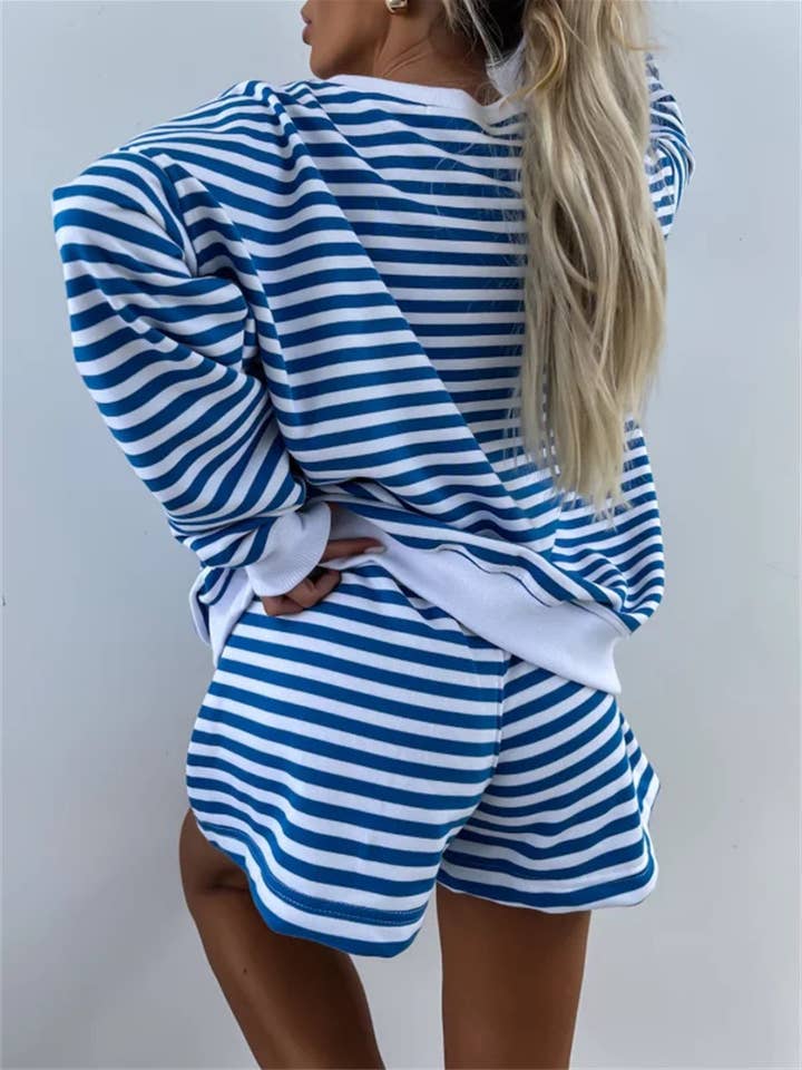 Rosa Clothing - Vente Ensemble haut et short (PAS d'intérieur) - Femme - Ensemble short et sweat-shirt oversize à col en V rayé