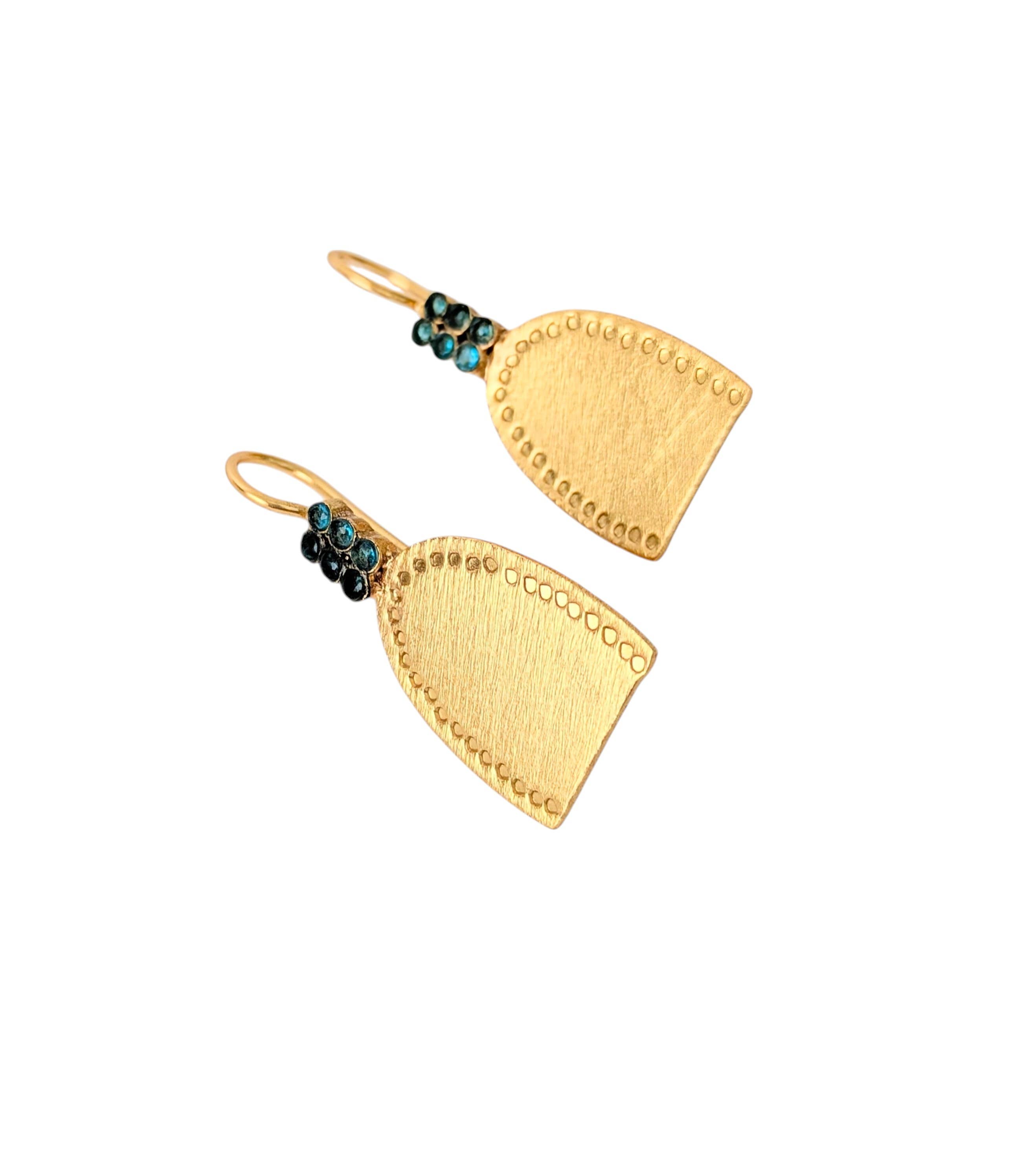 Isabel Lamadrid – Engroshandel Hængeøreringe og creoløreringe – XIAN Apatitter Øreringe1