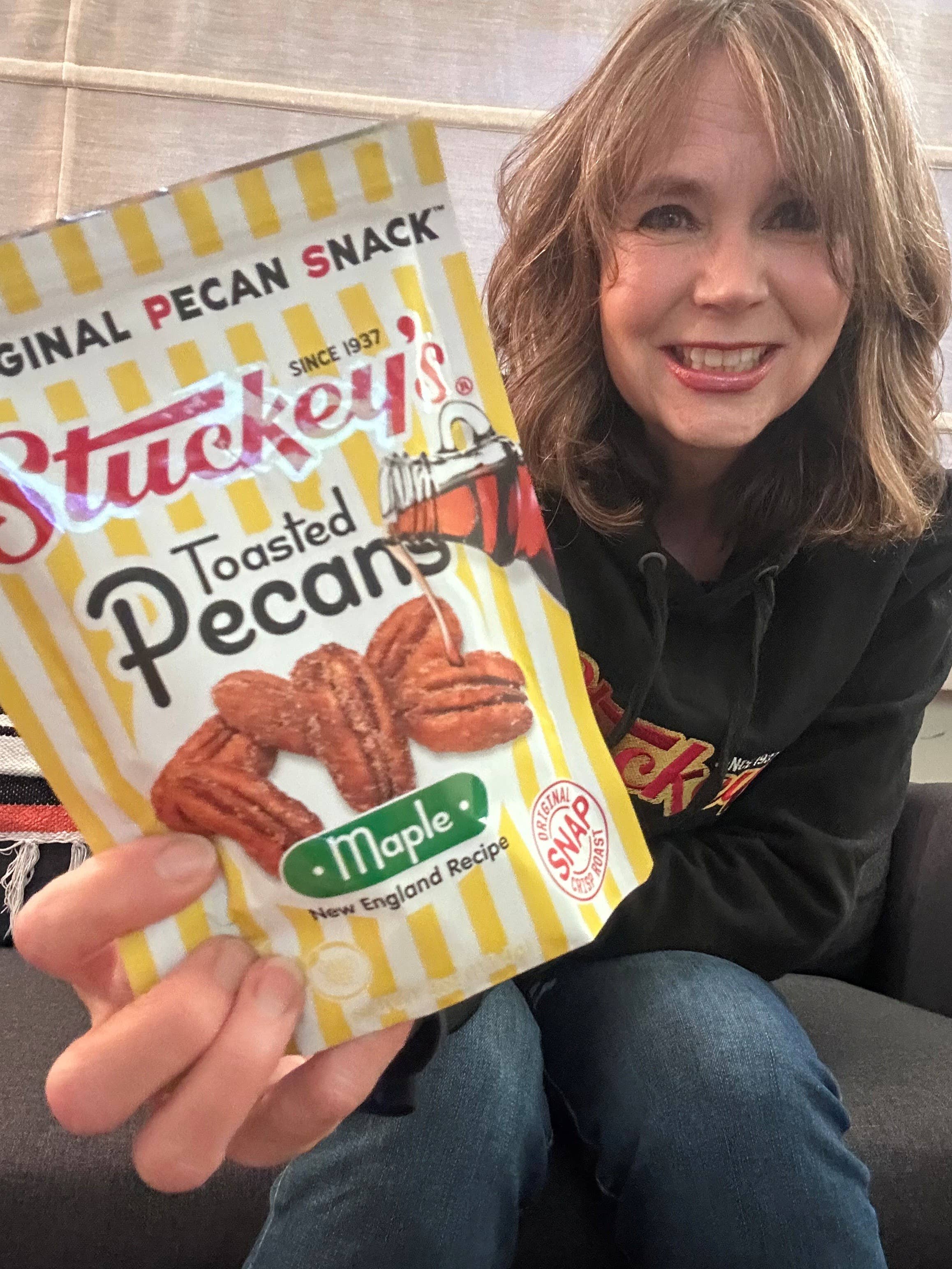 Stuckey's - Wholesale Nuts - Maple Pecans11