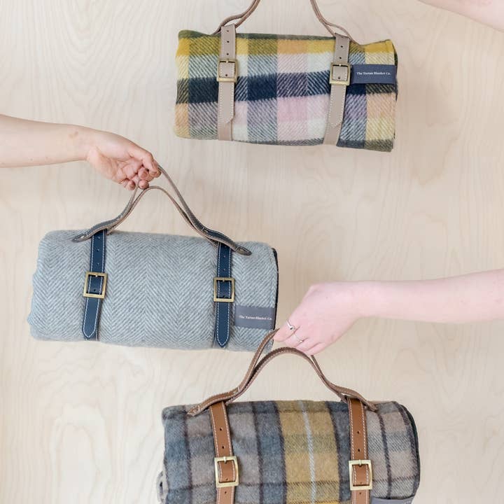 TBCo - Wholesale Picnic Basket - Leather Picnic Carrier10