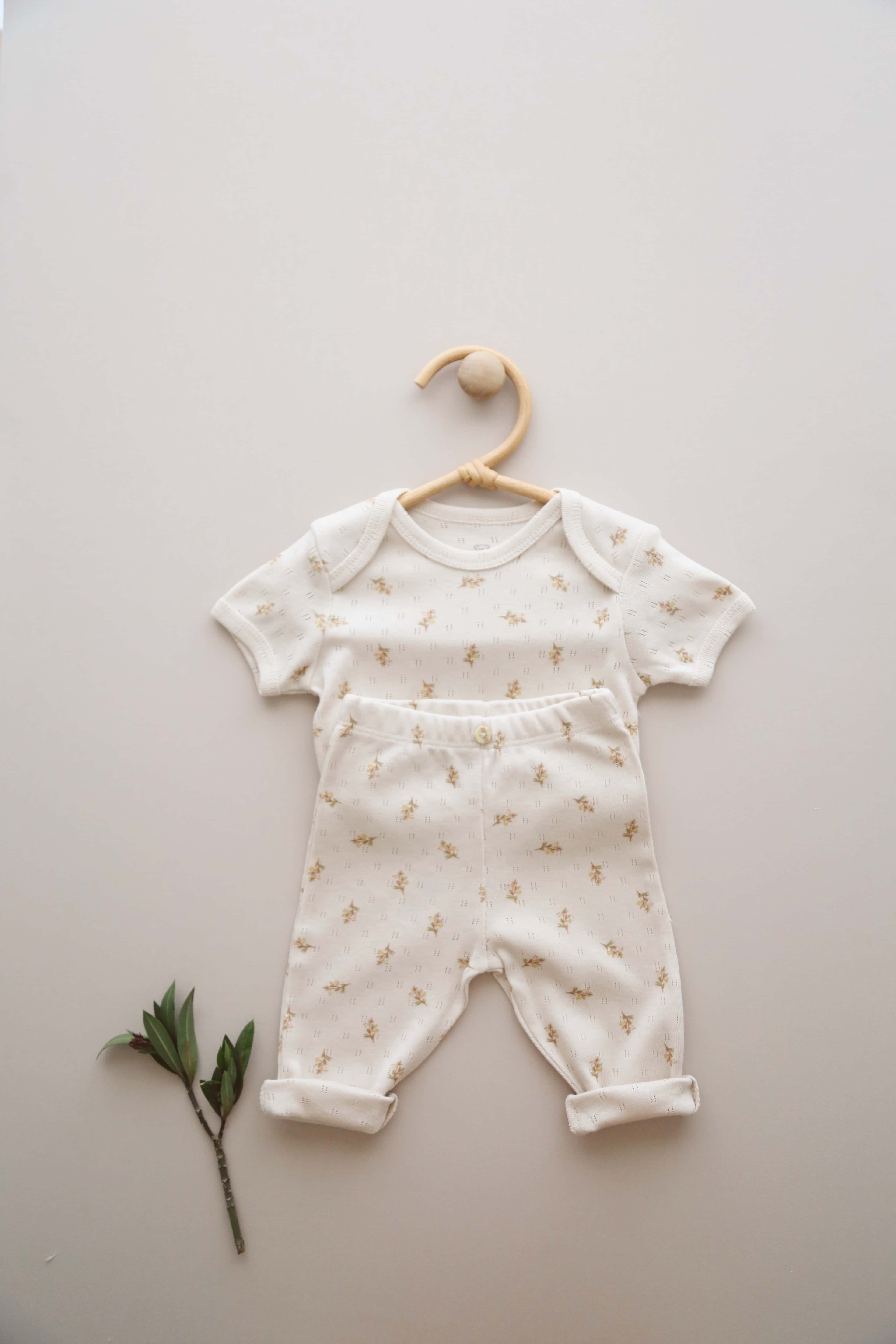 Honey and Hive - Wholesale Clothing Set - Baby - Pear Patterned 2 Piece Set0