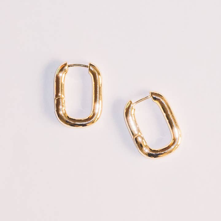 Janna Conner - Wholesale Huggie Earrings - Addie Huggie Hoops | 18k Gold Plating1