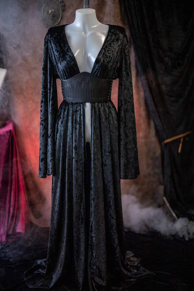 Costurero Real - Wholesale Costume - Women's - Black Velvet Robe, Vampire Goth Costume, Elegant Overdress6