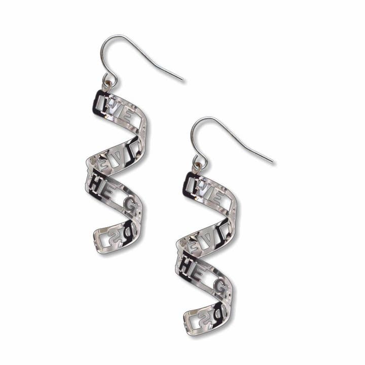 Vi levererar varorna örhängen, TILLVERKADE i USA för wholesale av David Howell and Company