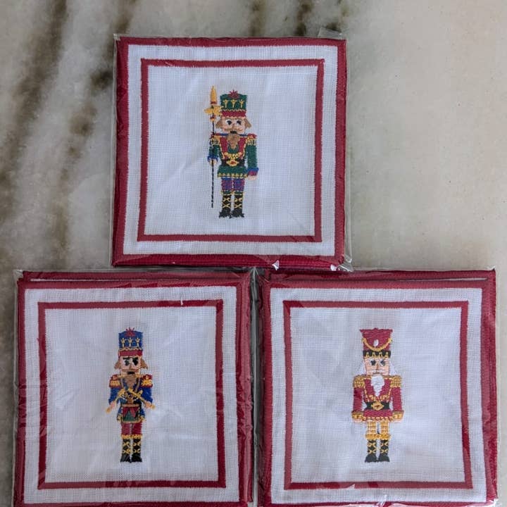 ARIANDI - Wholesale Dinner & Cloth Napkin - Nutcracker Embroidered Cocktail Napkins – Set of 41