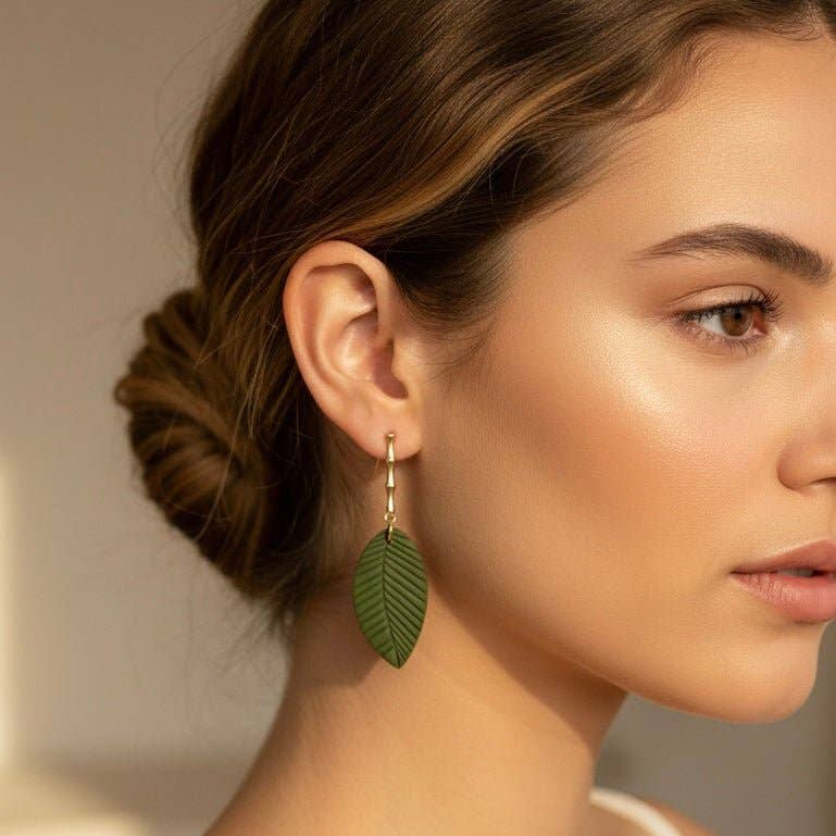 DUESTELLE ITALIA - Vendita all'ingrosso Orecchini pendenti - Bamboo Leaf Earrings – Orecchini foglia handmade in Italia0