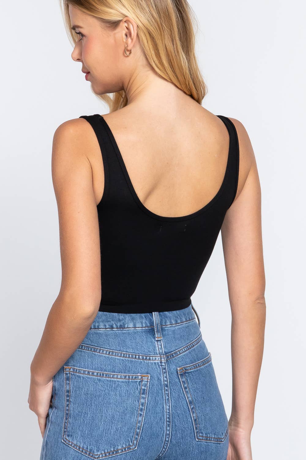 Active Basic | Active USA - Venta al por mayor Jersey corto de punto - Mujer - Top de punto sin mangas con dobladillo curvo y detalle de forro  26