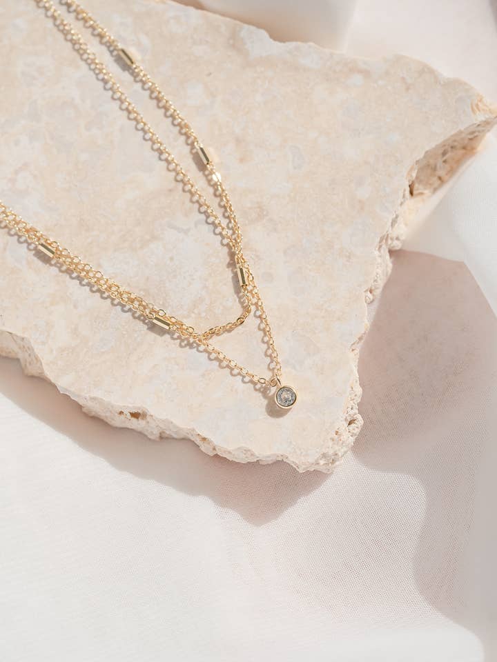 Collier à double couche délicate en argent sterling pour la vente par Humble + Spark