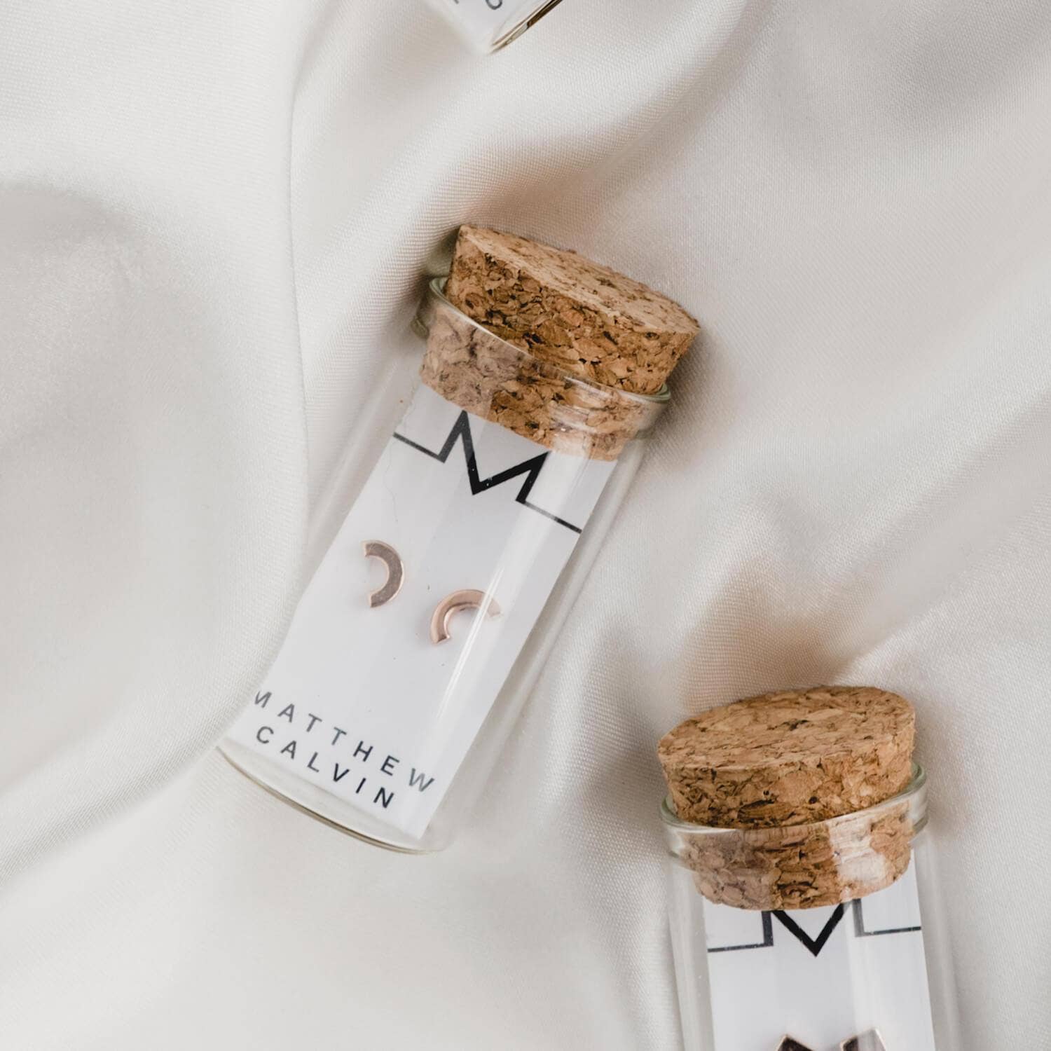 Matthew Calvin - Vendita all'ingrosso Orecchini a bottone - Crescent Studs - Oro rosa2