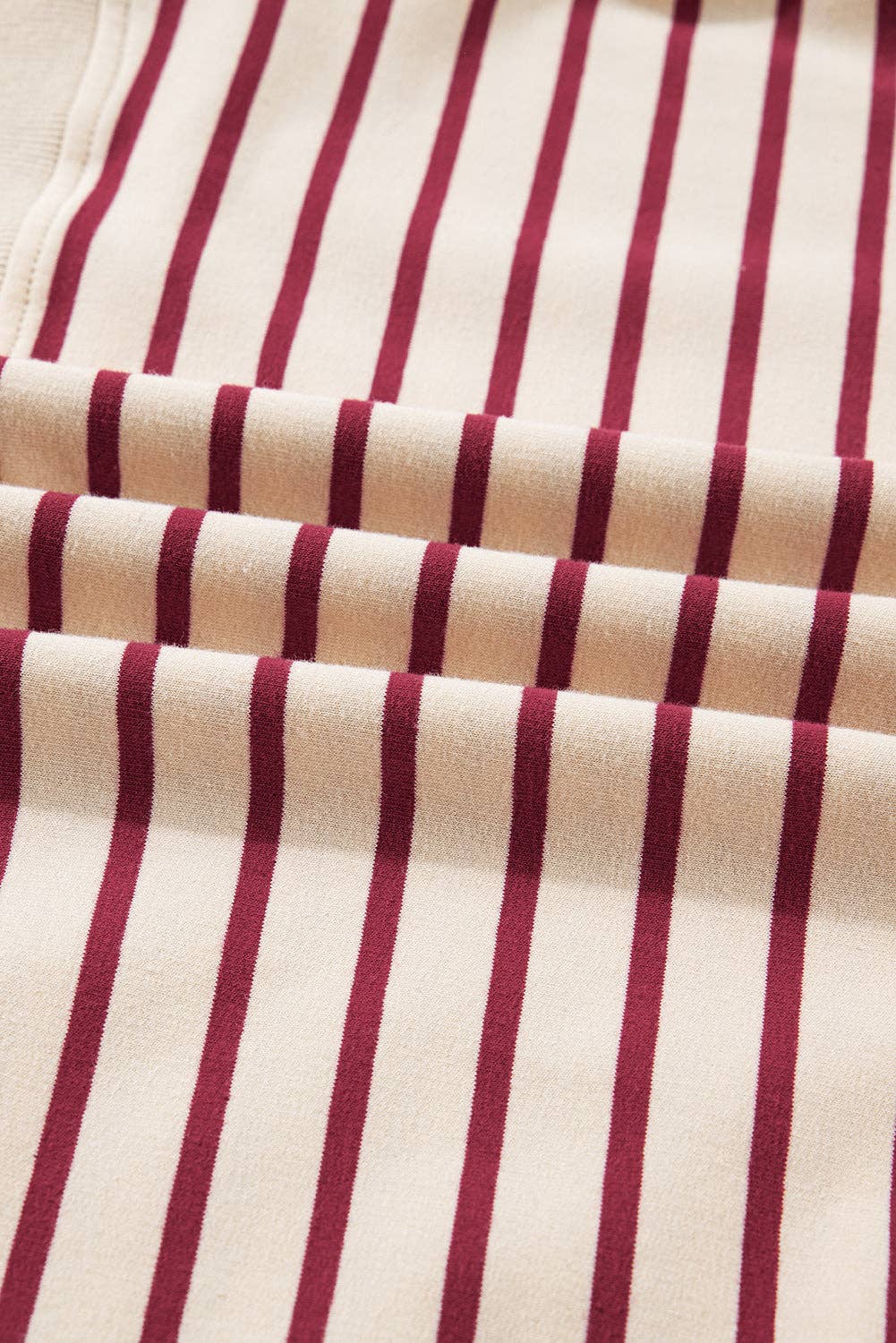 Rayures rouges Ensemble pull court à rayures et jupe mini boule en vente sur Faire9