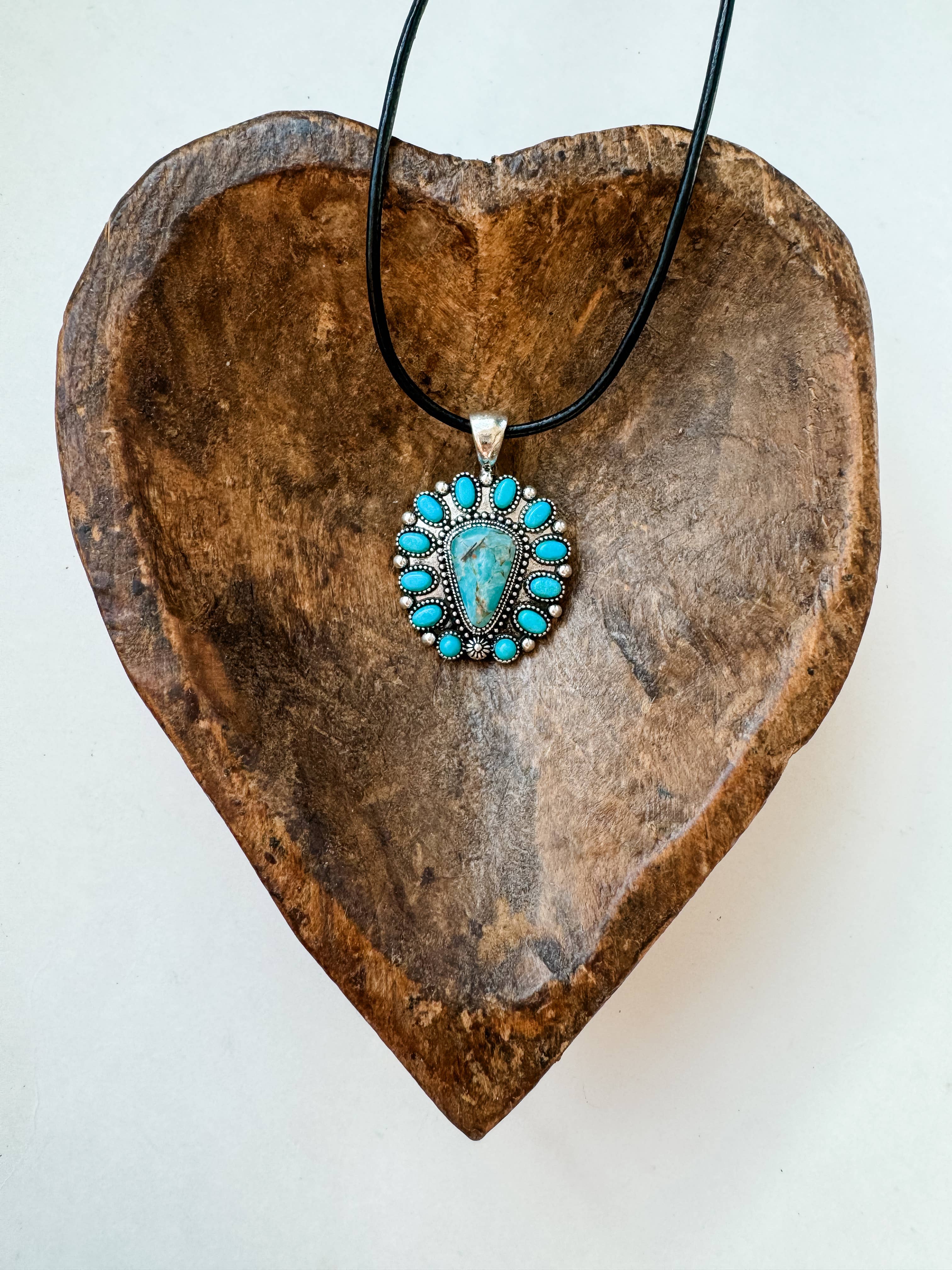 Boho Ranch Shop – wholesale Pendant/charm necklace – Western Pendant Necklace - Thunderbird conch aztec 3