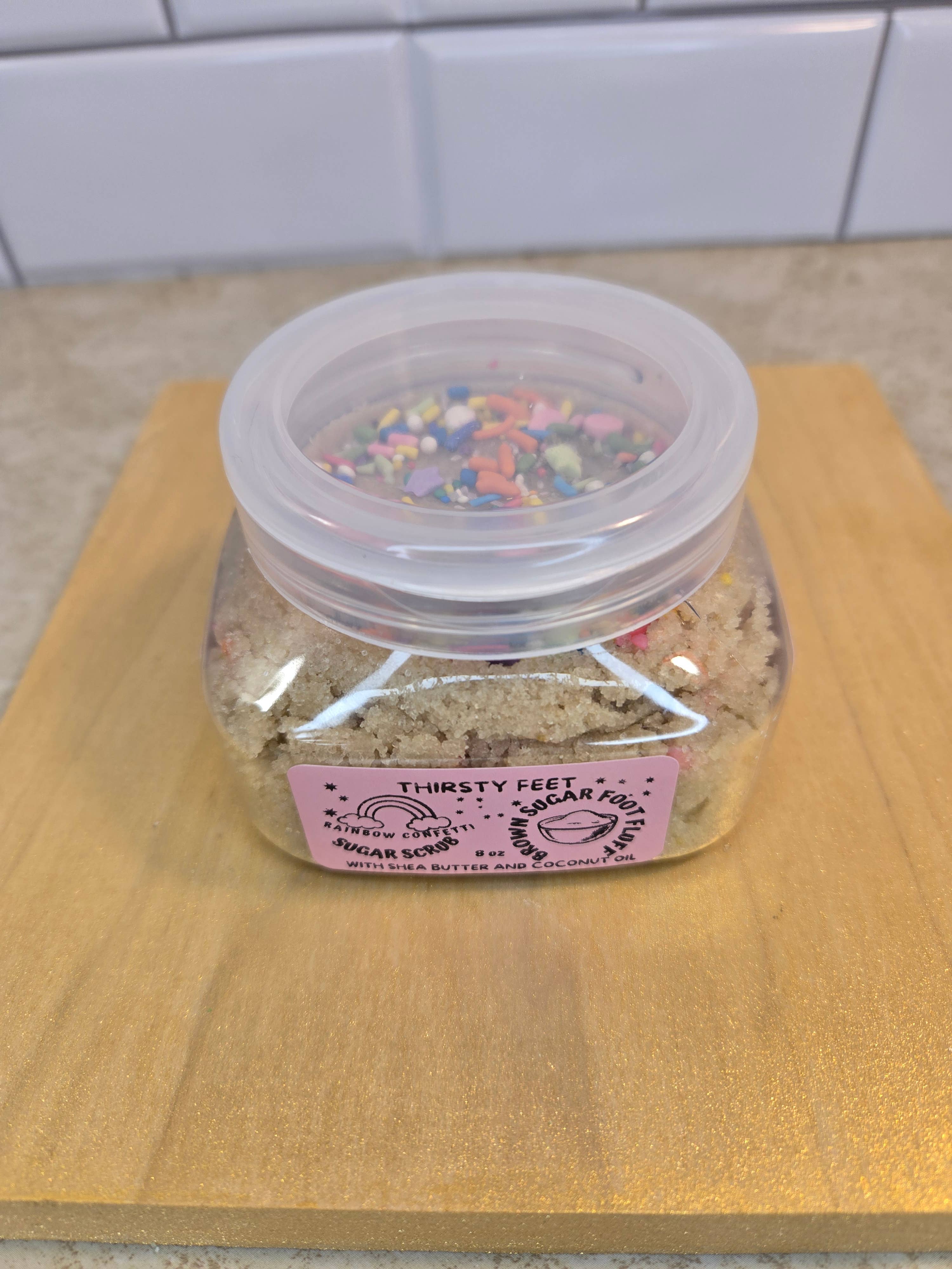 THIRSTY FEET®️ - Vente Gommage/exfoliant pour les pieds - Gommage au sucre pour les pieds à la cassonade et confettis arc-en-ciel en pot de 8 oz9