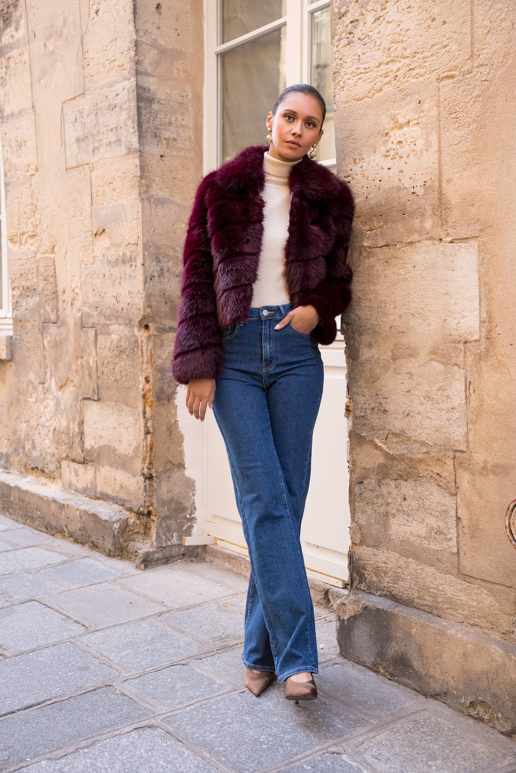 Attentif Paris - Wholesale Fur/Faux Fur Coat - Women's - Short faux fur coat with long hair and oblique stripes13