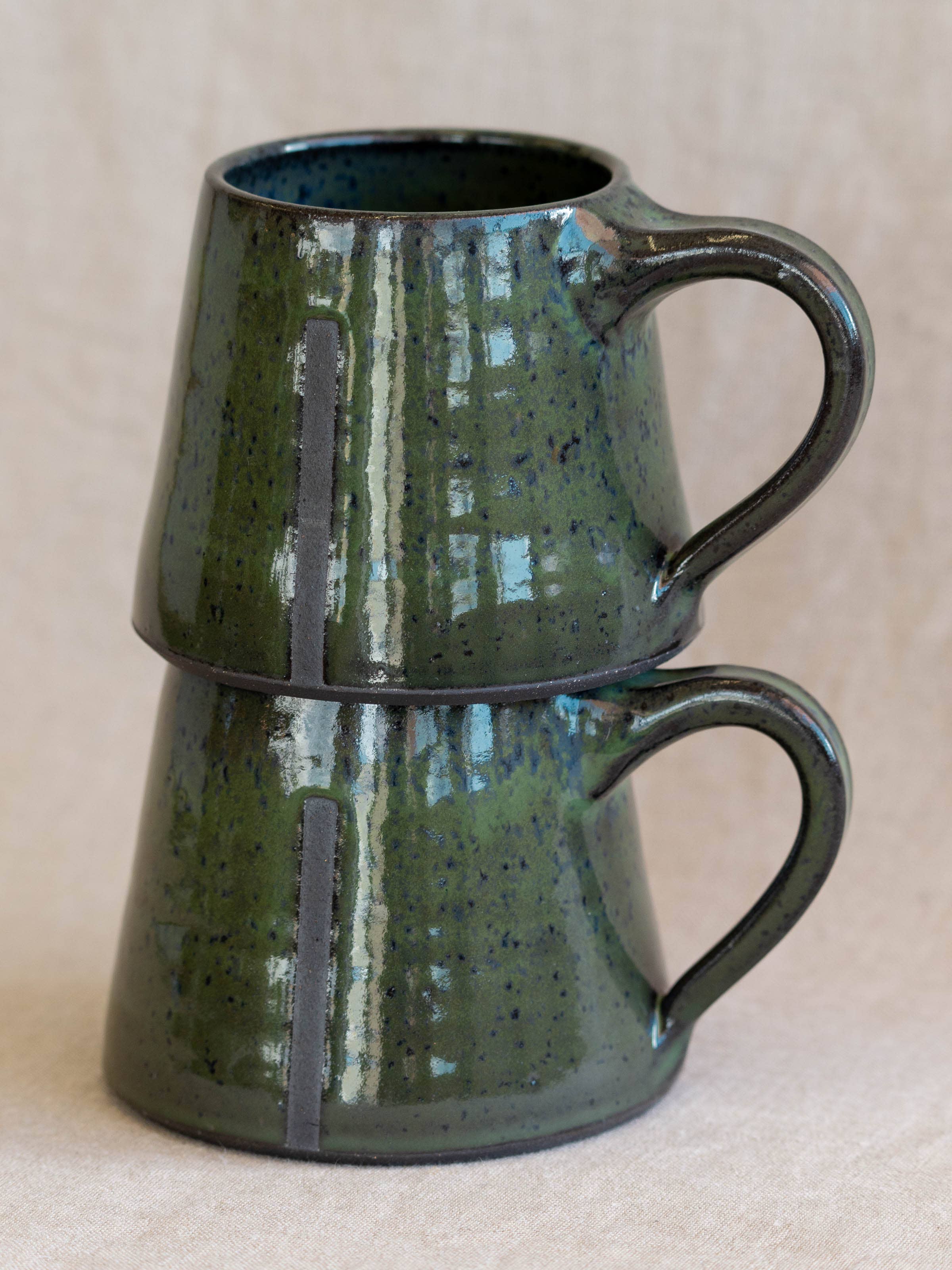 ZZIEE Ceramics - Vente Tasse à café - Mug en céramique fait main en vert foncé3