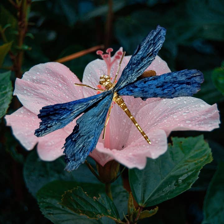 Funky Aura Boutique - Wholesale Decorative Figurine - Dragonfly with Kyanite Wings, Goldtone - Large 3