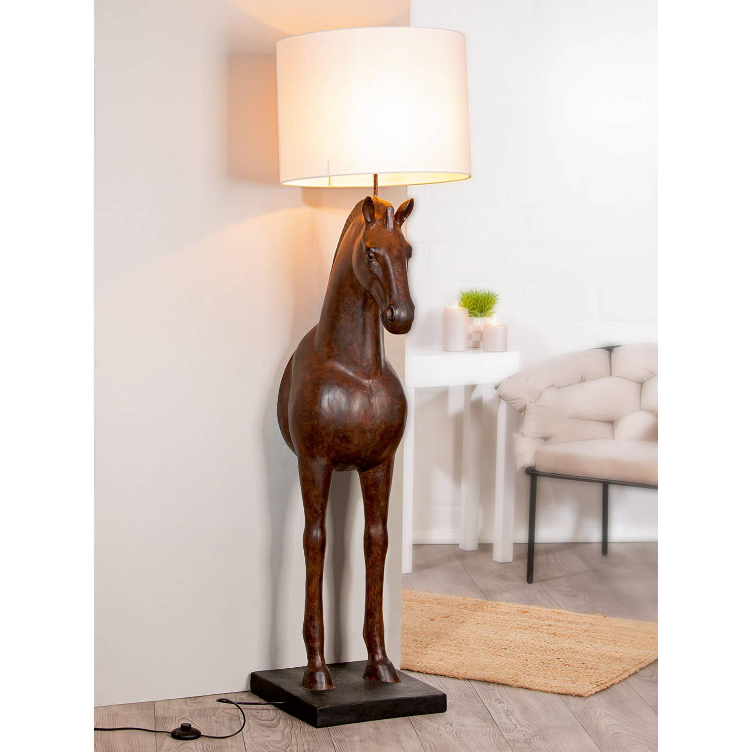 Gilde Handwerk Macrander GmbH & Co. KG - Vente Lampes d'appoint/de bureau - Lampadaire Caballo en forme de cheval, H. 160,5 cm1