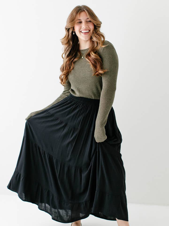 'Addison' Stufen-Maxirock für den Großhandel von The Main Street Exchange