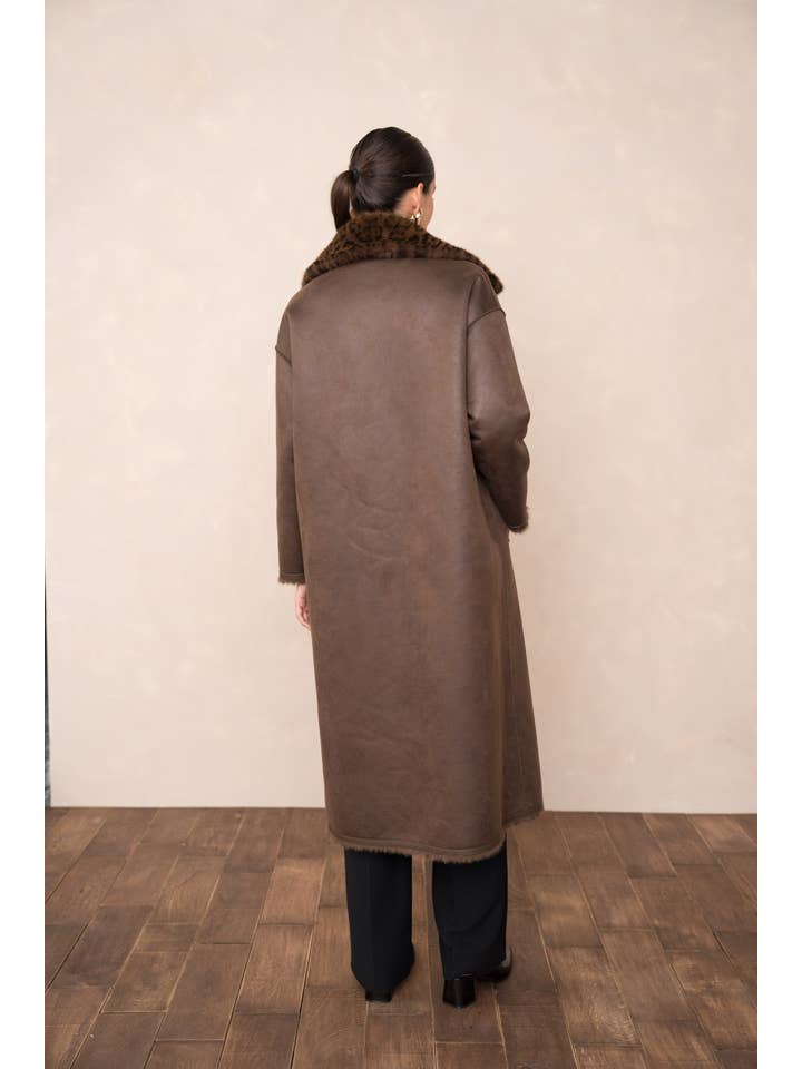 Attentif Paris - Wholesale Fur/Faux Fur Coat - Women's - Long synthetic fur coat with lapel collar19