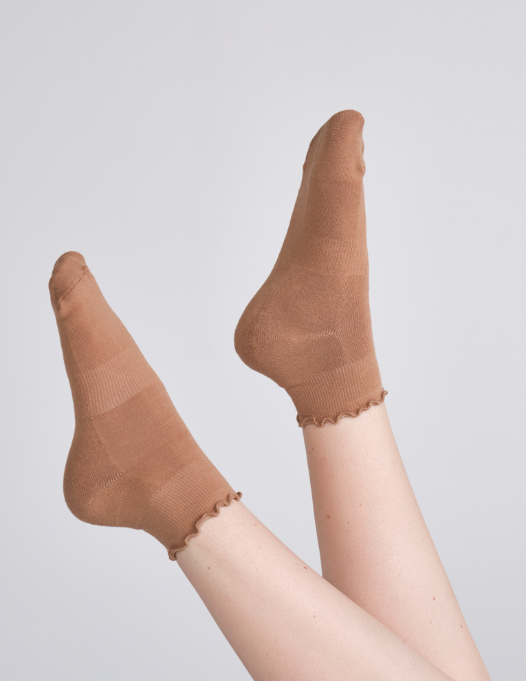 LUCKY HONEY - Wholesale Socks - Women's - Everyday Ruffle Cropped Crew Sock8