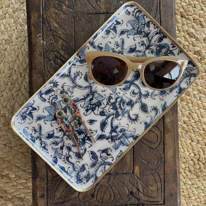 Bandeja de metal esmaltado Ispahan 15x25, borda dourada por atacado de Maison Lilo