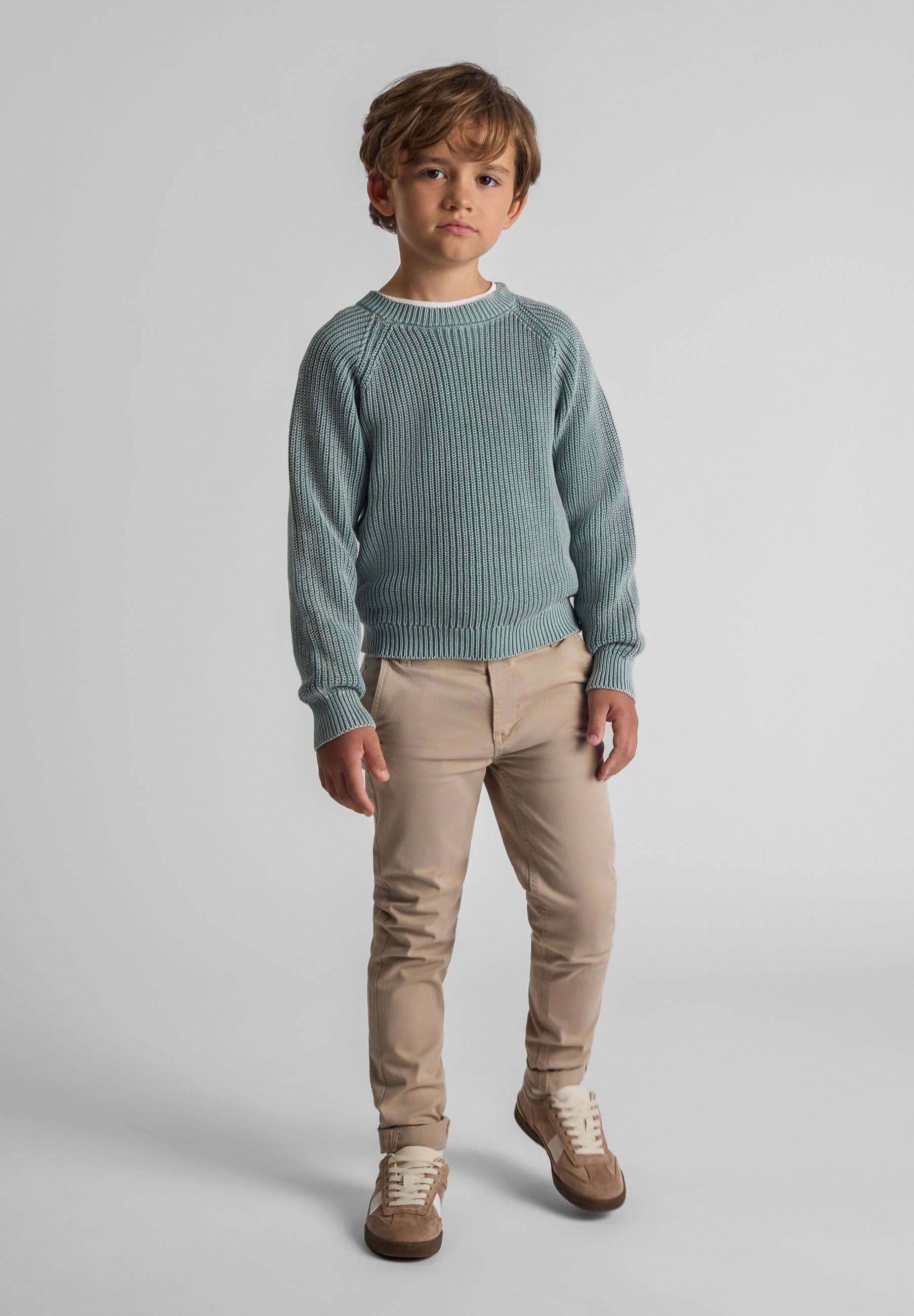 Minoti sp. z o.o. - Wholesale Pants - Kids - Boys Classic chino pants with front and back pockets0