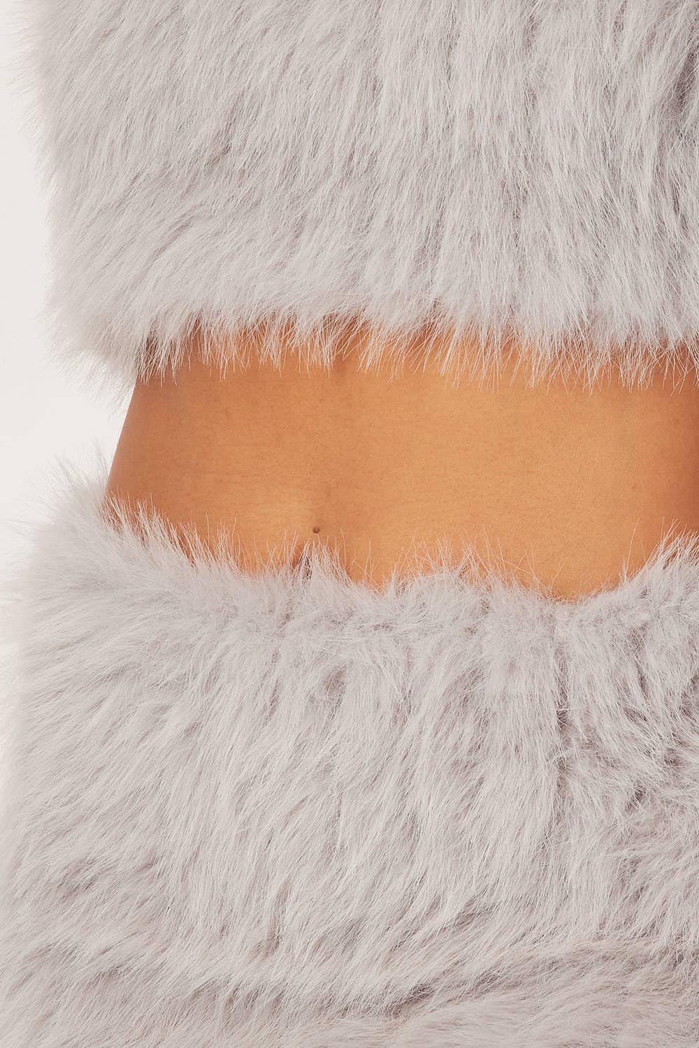 5besties inc – wholesale Top & skirt set – Women's – FAUX FUR 2 PIECE SET1