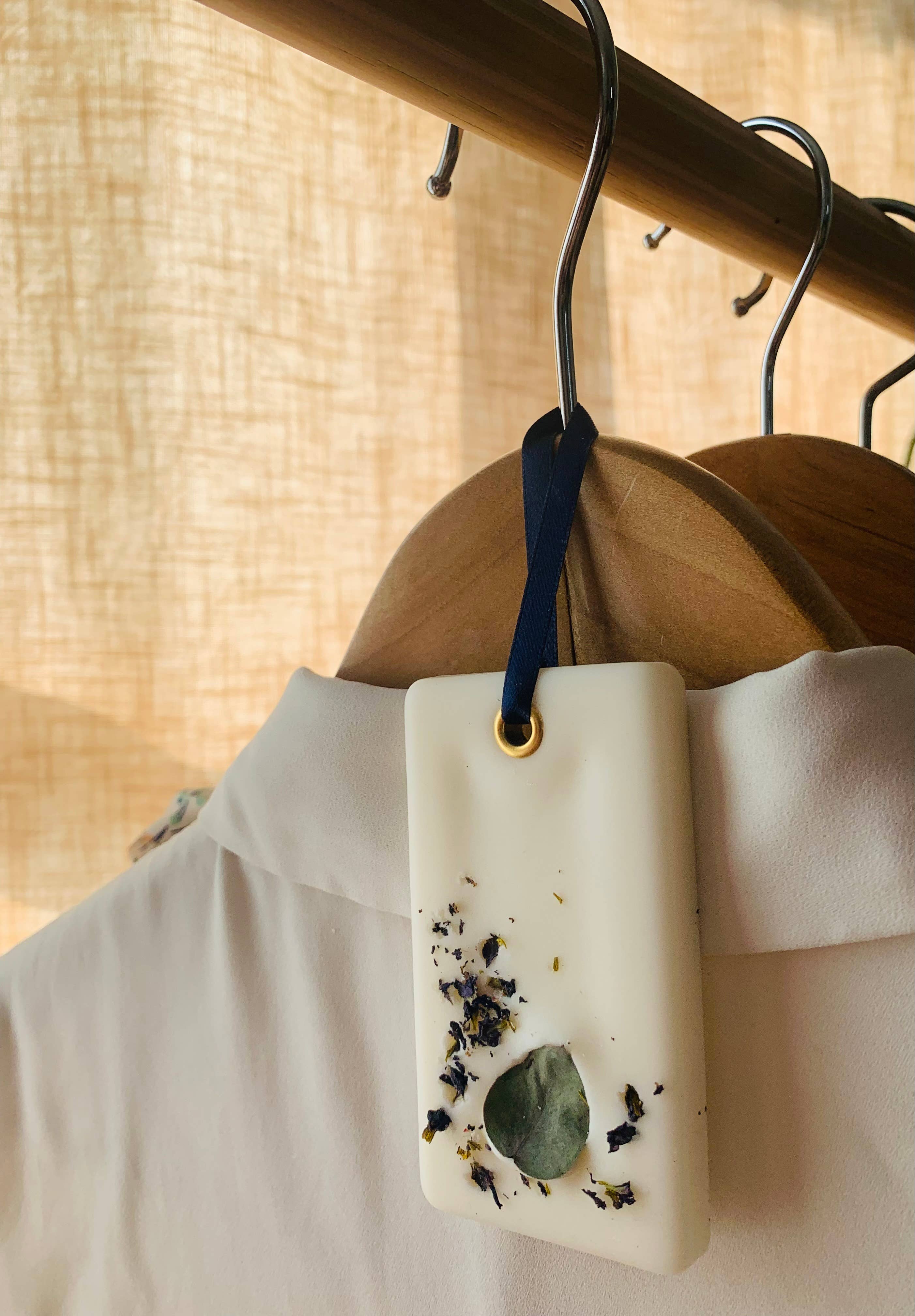 Léfé - Vendita all'ingrosso Profumi solidi - Set da 3 profumatori solidi per ambiente - Viole e fiori bianchi1