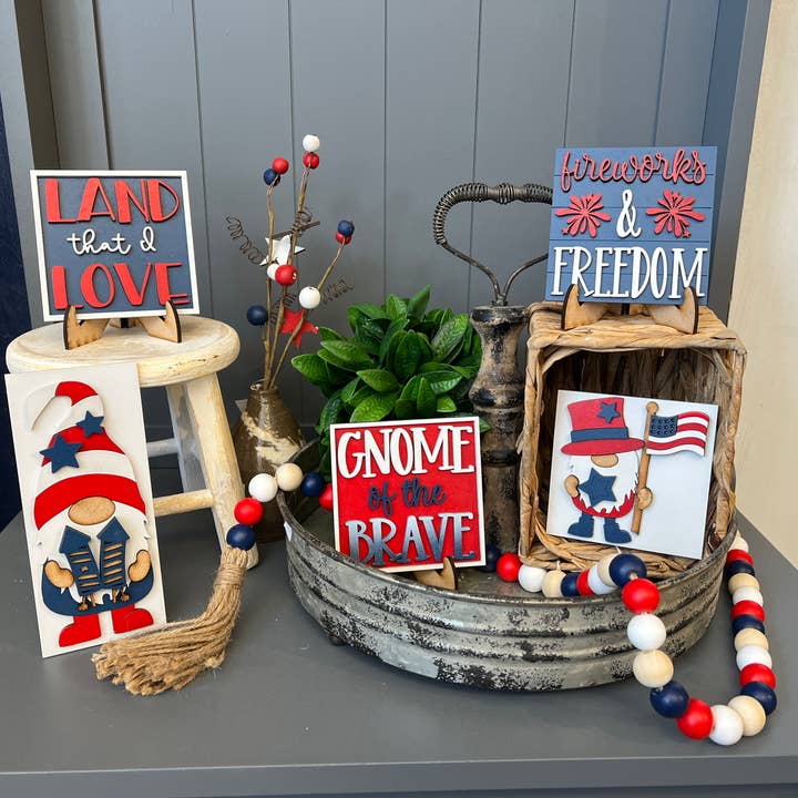 4. juli nisse modig etagesæt dekorskilt gør-det-selv håndværk for engroshandel hos Rustic Home Co LLC