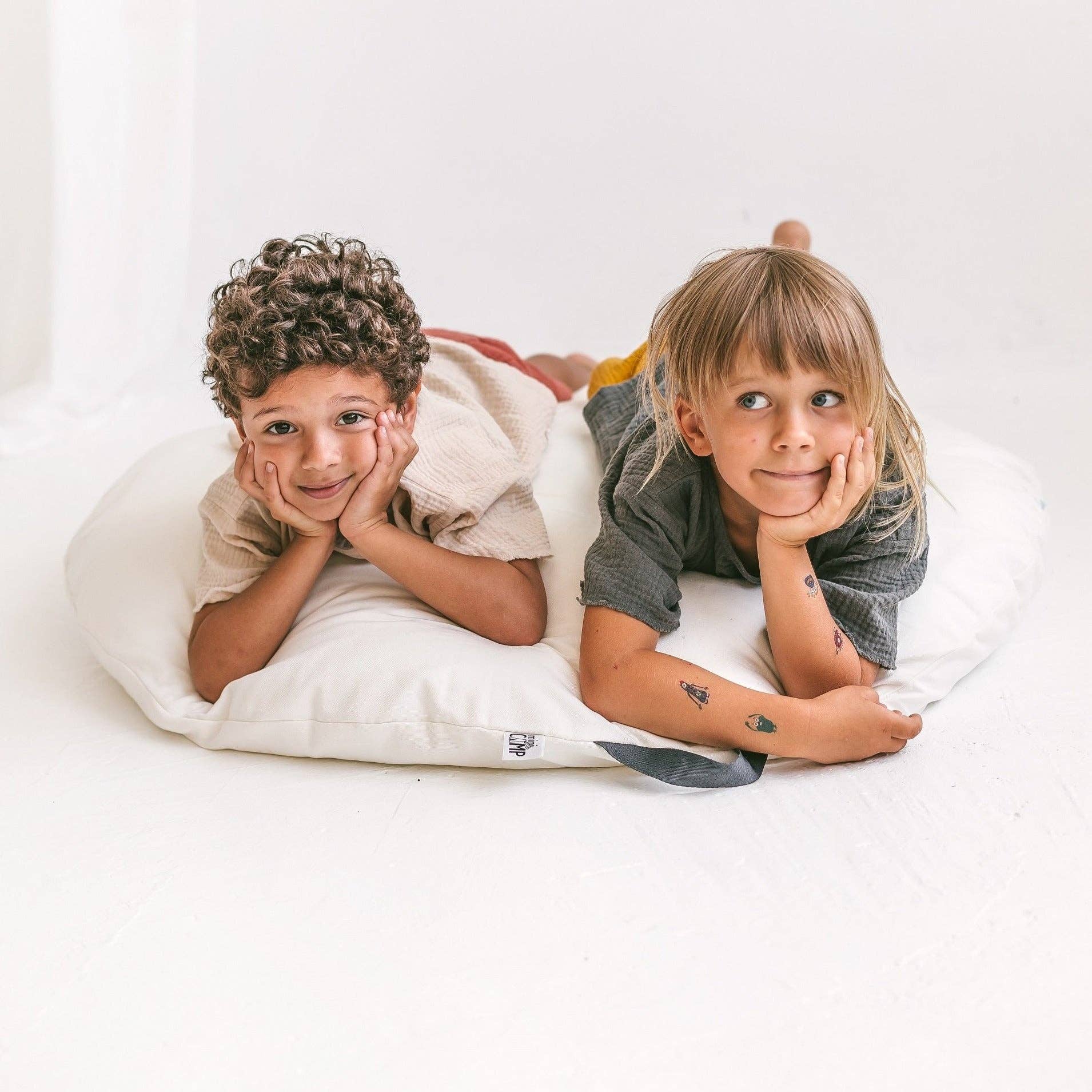 floor pillow with handle