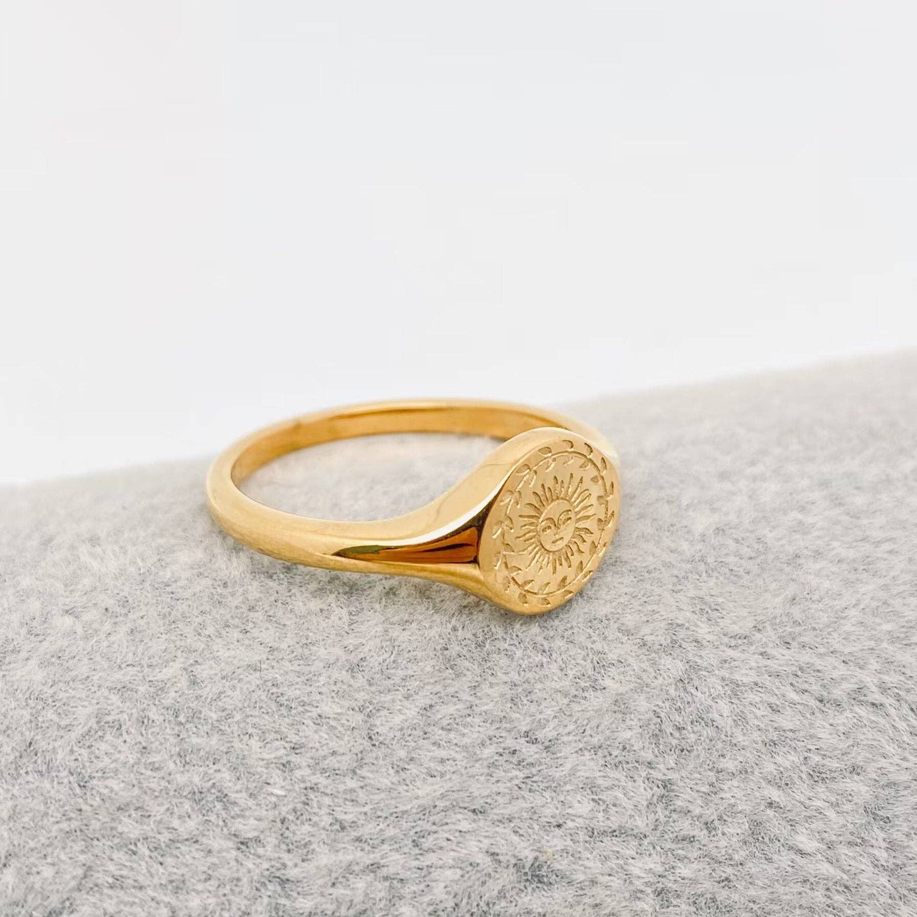 Mio Queena - Wholesale Cocktail/Statement Ring - Moon Sun Stars Goddess 18K Gold Plated Ring - FGS/MS1