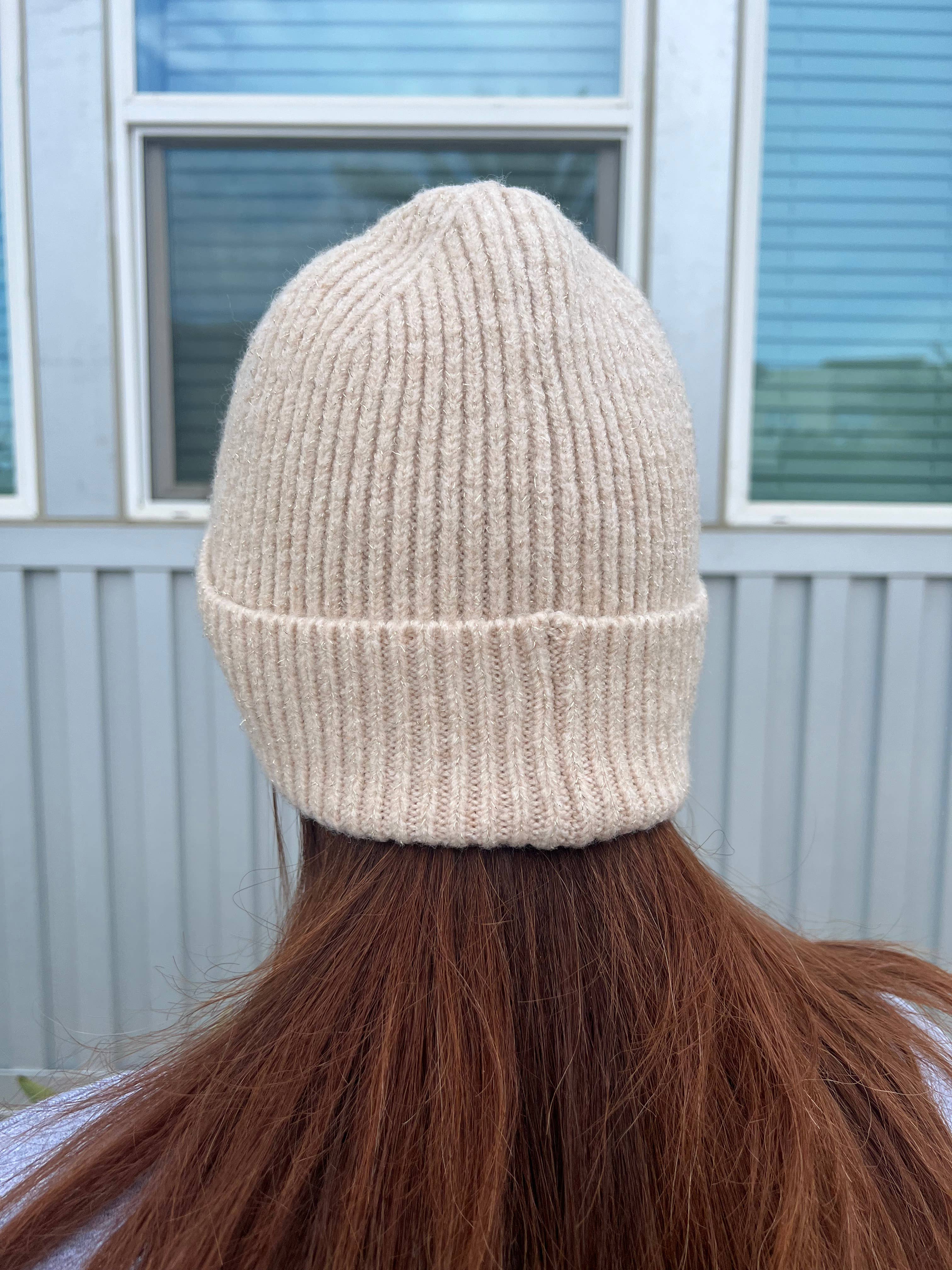 Justin & Taylor – Engroshandel Beanie - Dame – Rich Luxe hue med lurex-detaljer3