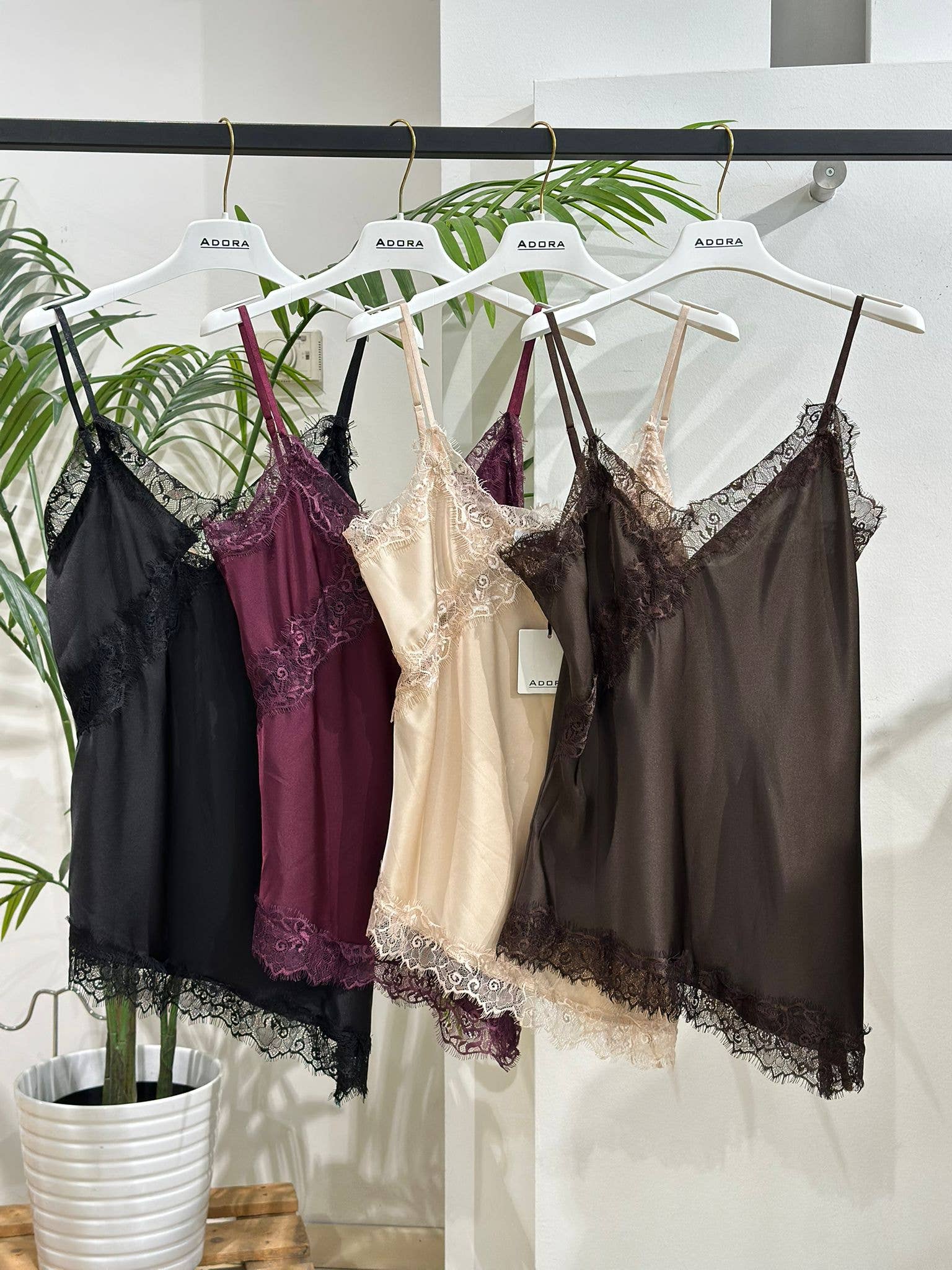 ADORA – wholesale Camisole – Dam – Spetslinne med spets0