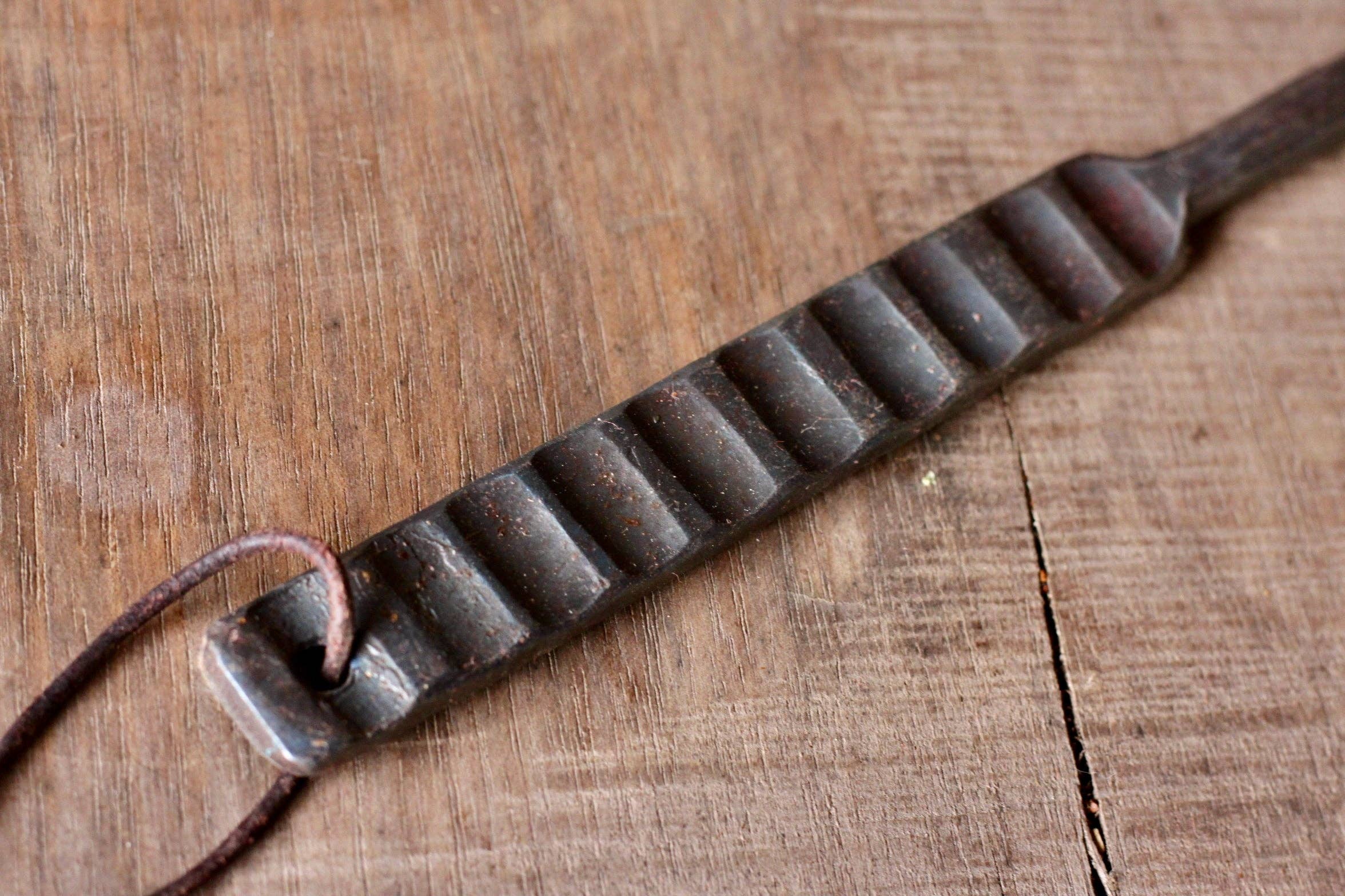 Wicks Forge - Vente Outil de gril pour l'extérieur - Pince à viande en queue de cochon : manche « marqué sur le gril »3